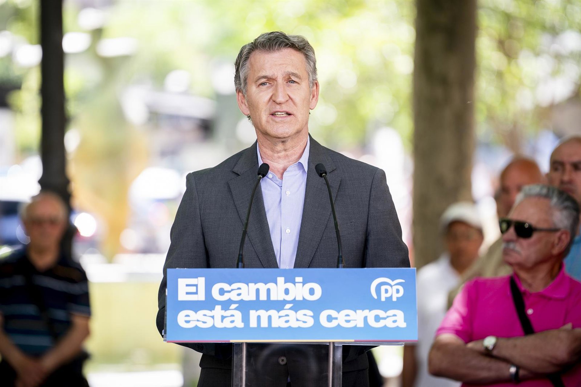 Feijóo ve un «pequeño movimiento» en los socios y responde a Sánchez que la oposición «pide decencia, no es marrullera»