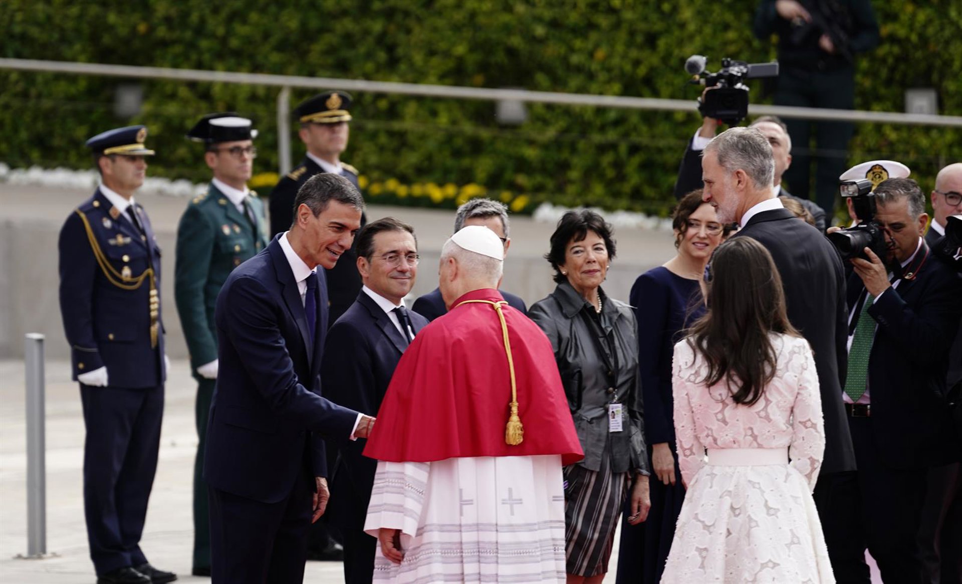Sánchez espera que la visita del Papa sirva para «seguir tendiendo puentes de diálogo, entendimiento y esperanza»