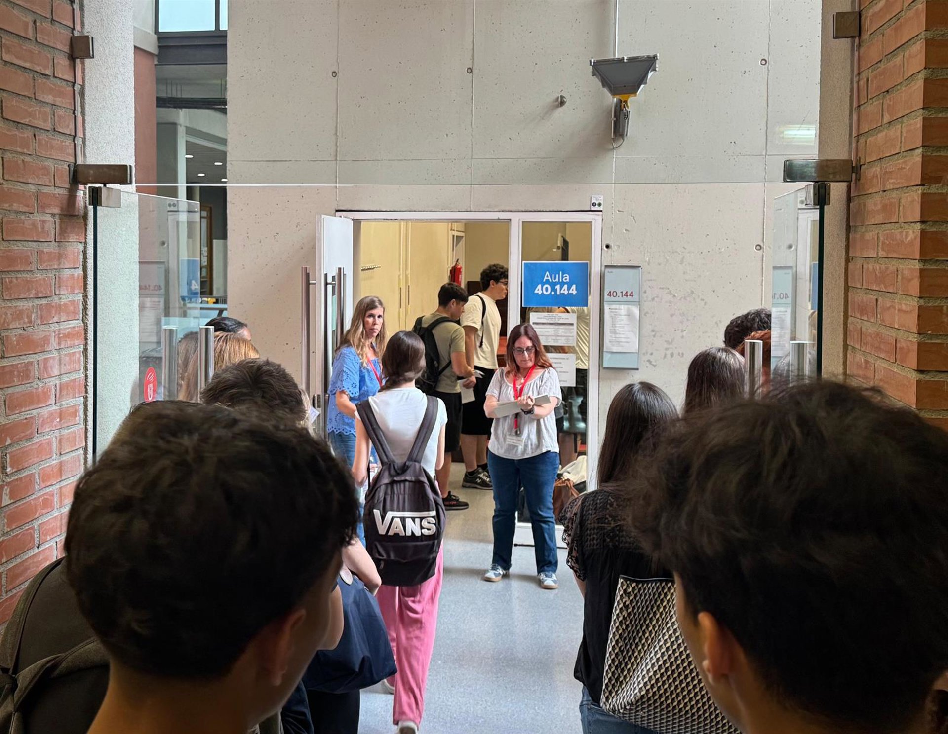 Estudiantes catalanes comienzan las PAU 2026 este martes con Lengua Castellana