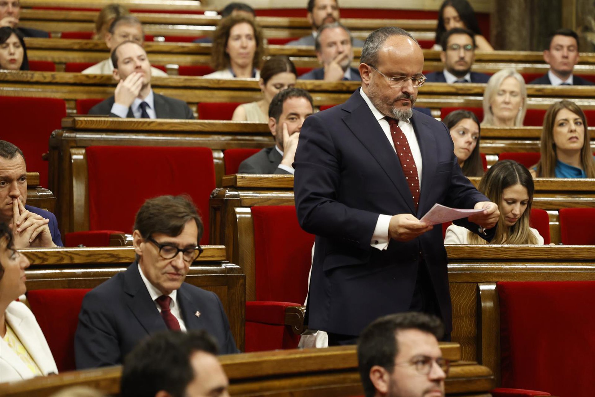 Fernández (PP) pide al PP que olvide «su obsesión» por los empresarios catalanes porque son «bomberos pirómanos»
