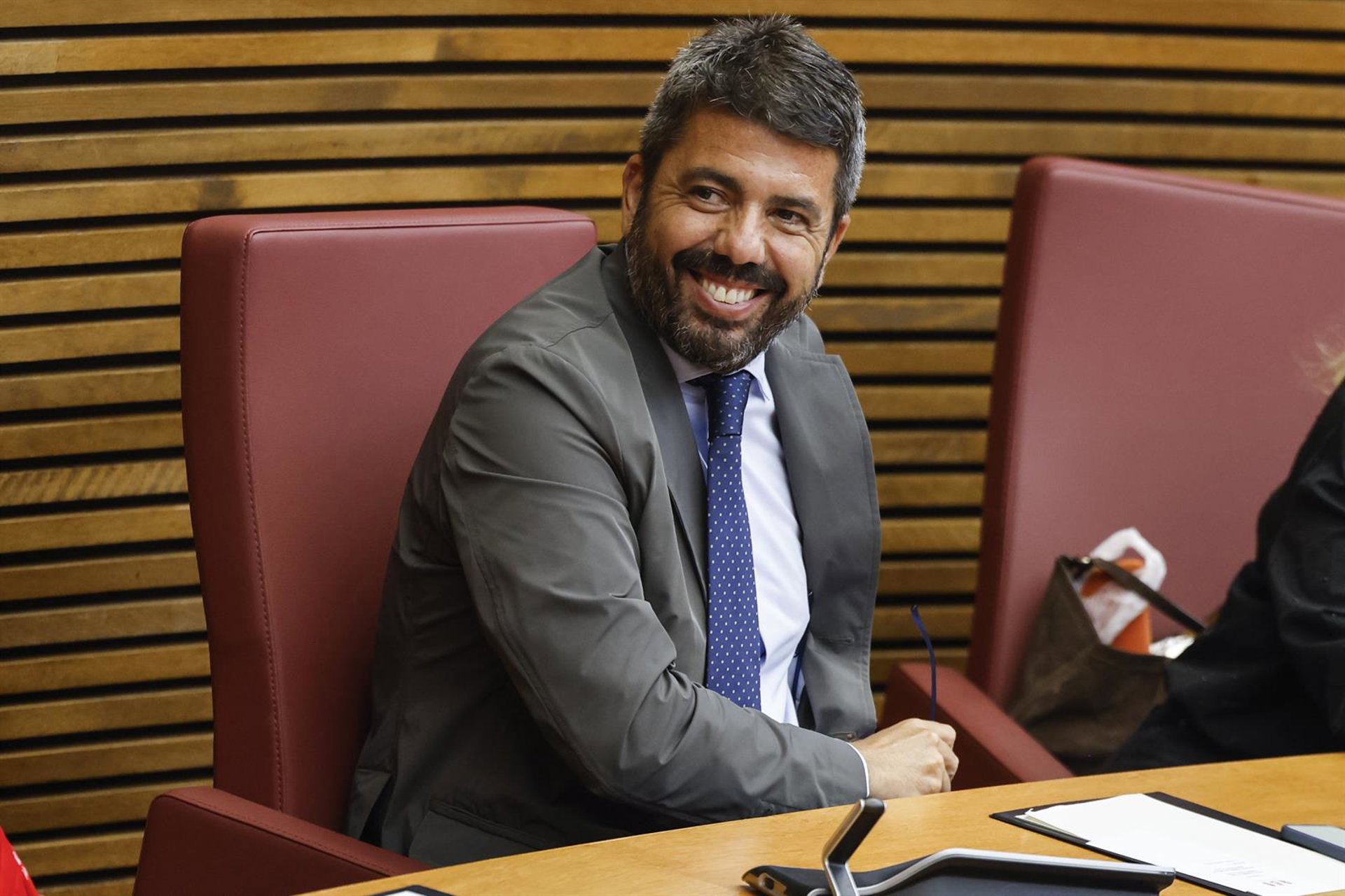 Mazón, al Consell el 29O: «Vamos a inundar de datos a los medios. Desprende sensación de estar alerta que te cagas»