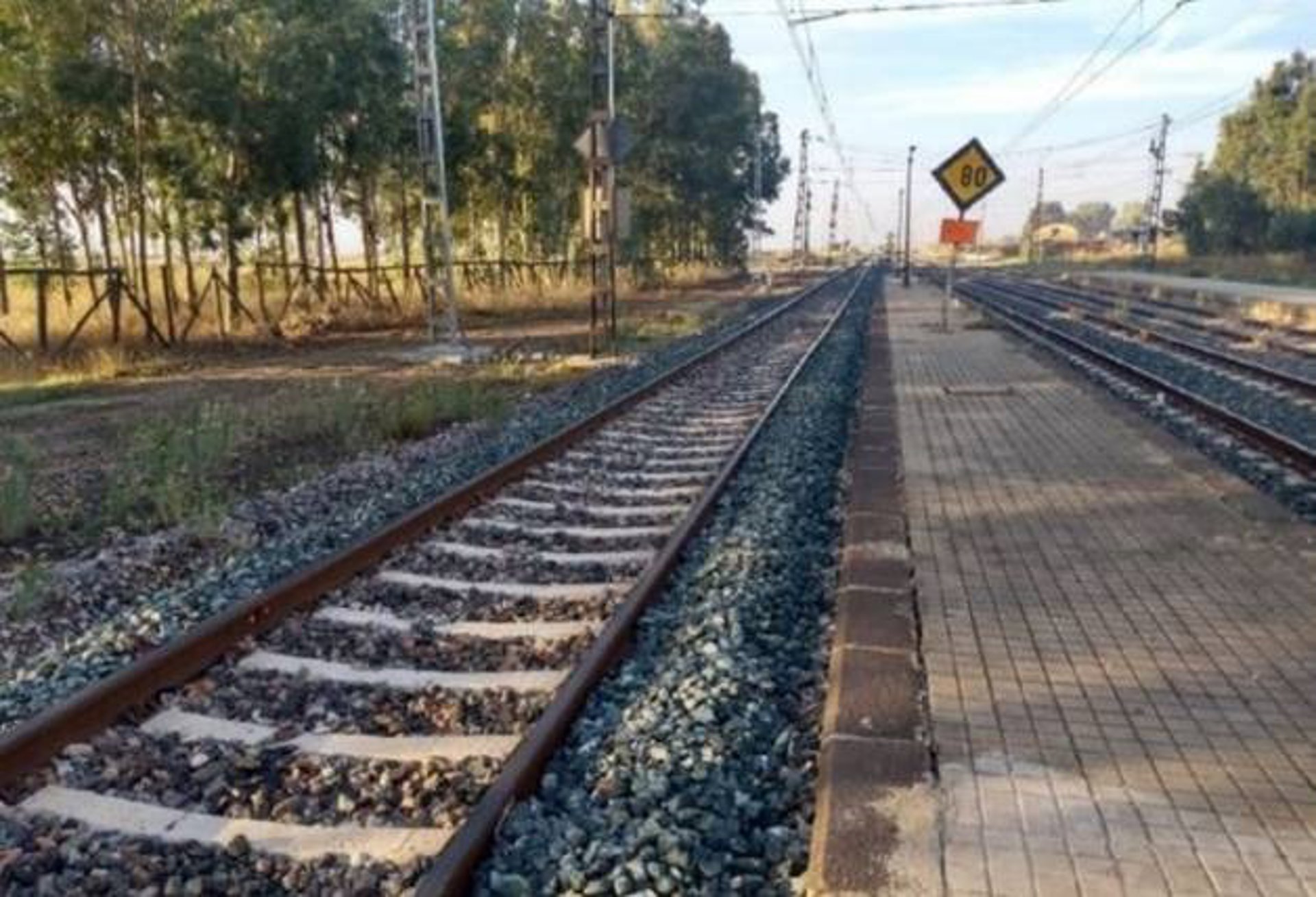 Restablecida la circulación de trenes entre Gibraleón y Calañas interrumpida por el incendio de Castillejos