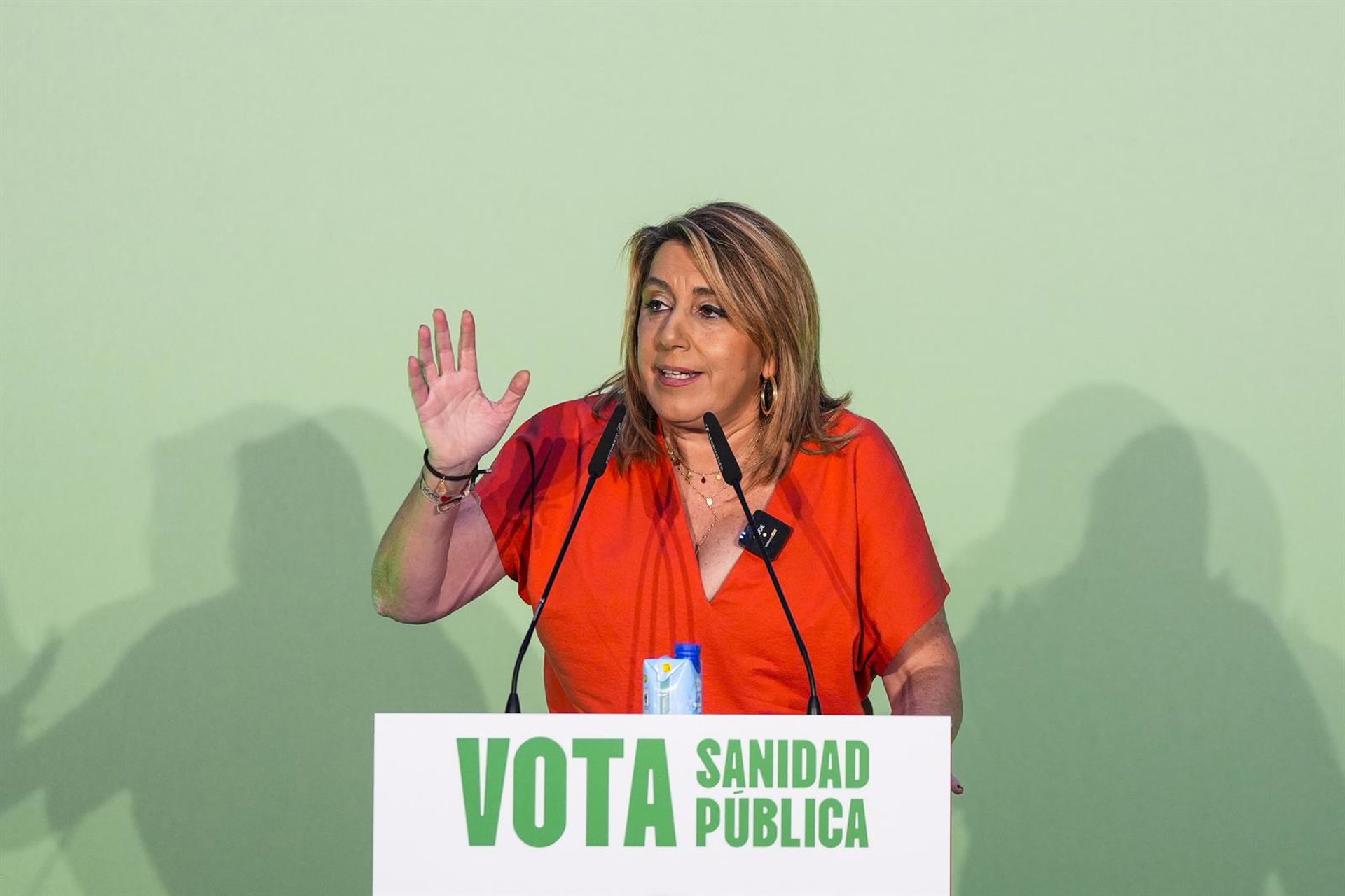 Susana Díaz considera «urgente y obligatorio» que el PSOE se querelle contra Leire Díez «caiga quien tenga que caer»