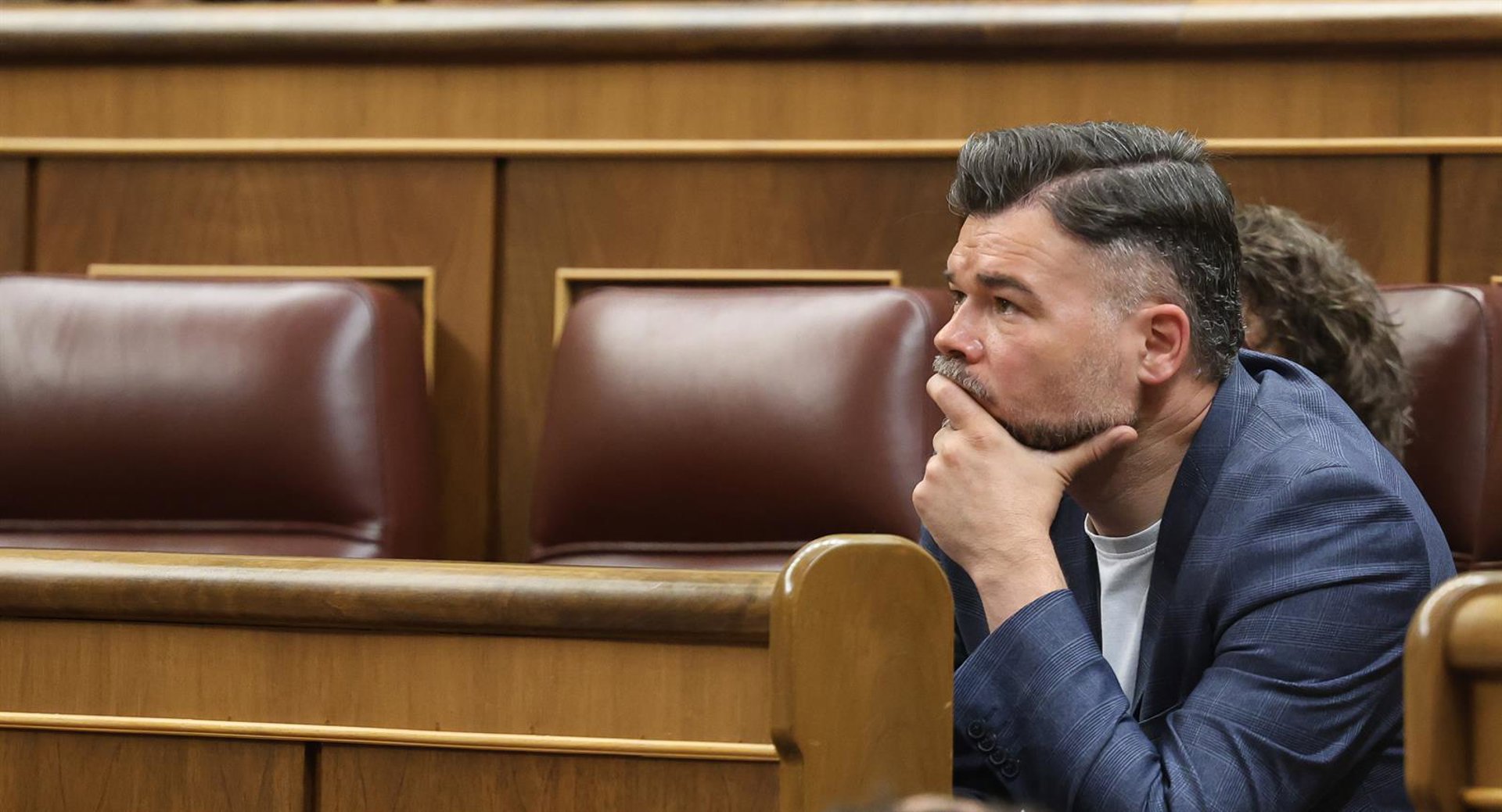 Rufián cree que Leire Díez llegó a Fiscalía por tener mandato de la dirección del PSOE: «Como Villarejo, pero más cutre»