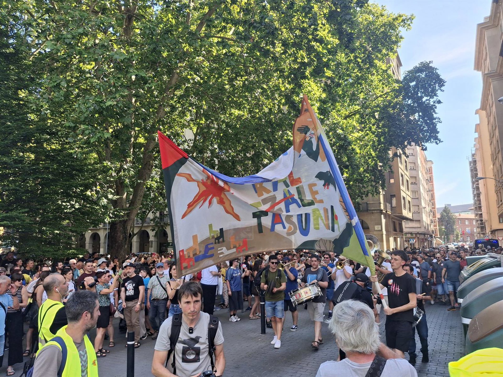 Una multitudinaria manifestación en Pamplona reclama «condiciones verdaderas para vivir en euskera»