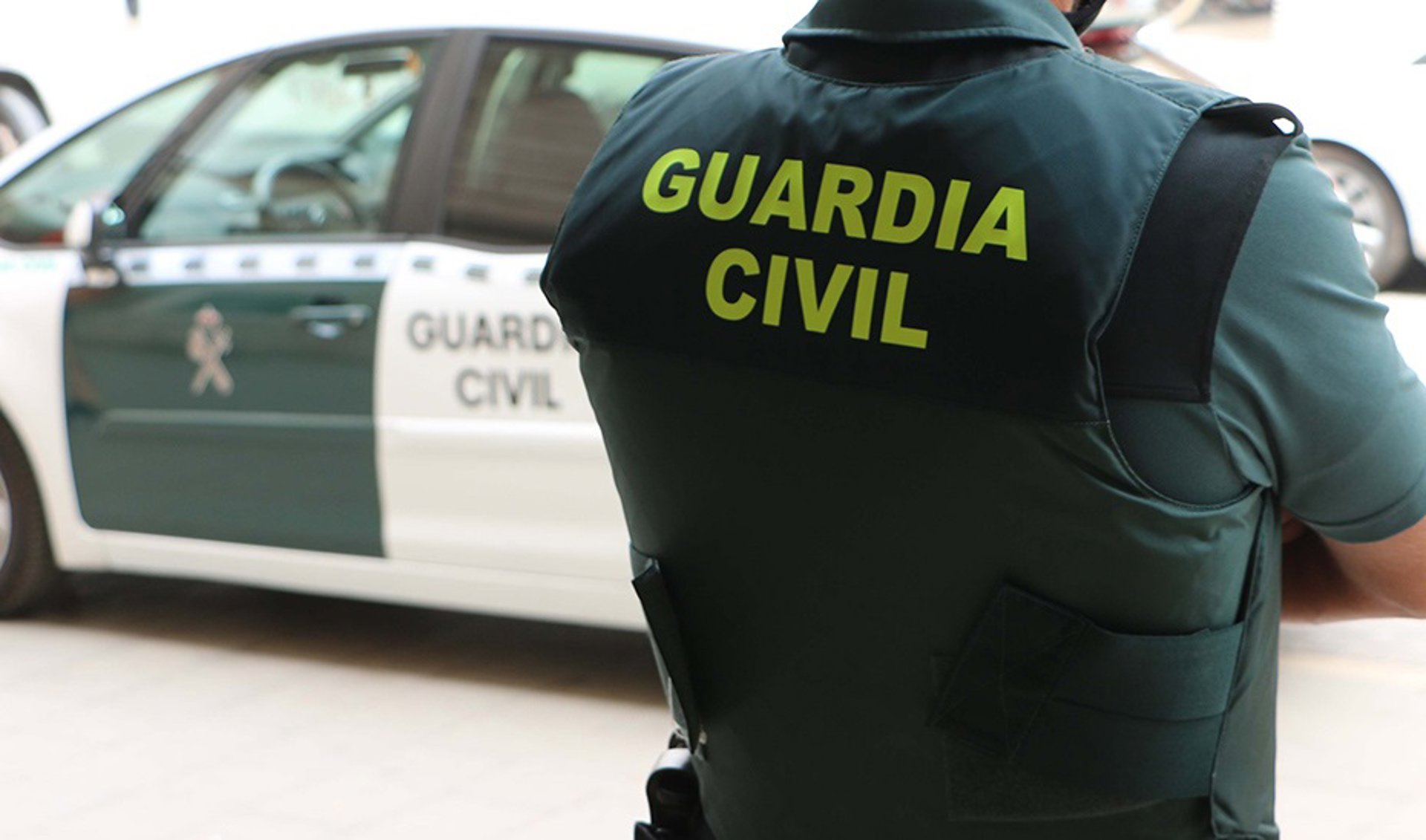 Muere un trabajador tras caerle encima una alpaca en una finca de Barbate