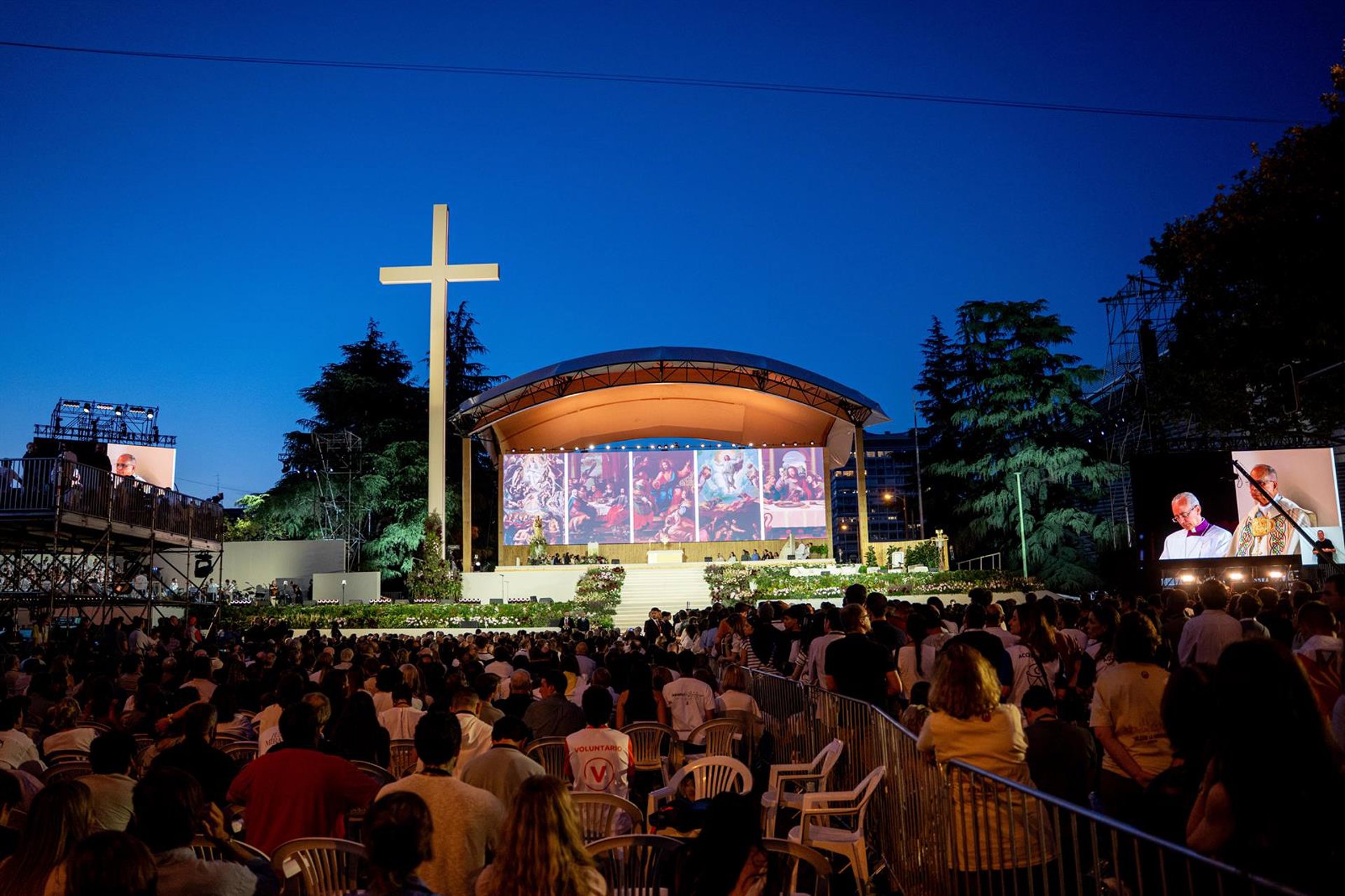 La cruz instalada en la Plaza de Lima durante la visita del Papa se quedará en Madrid