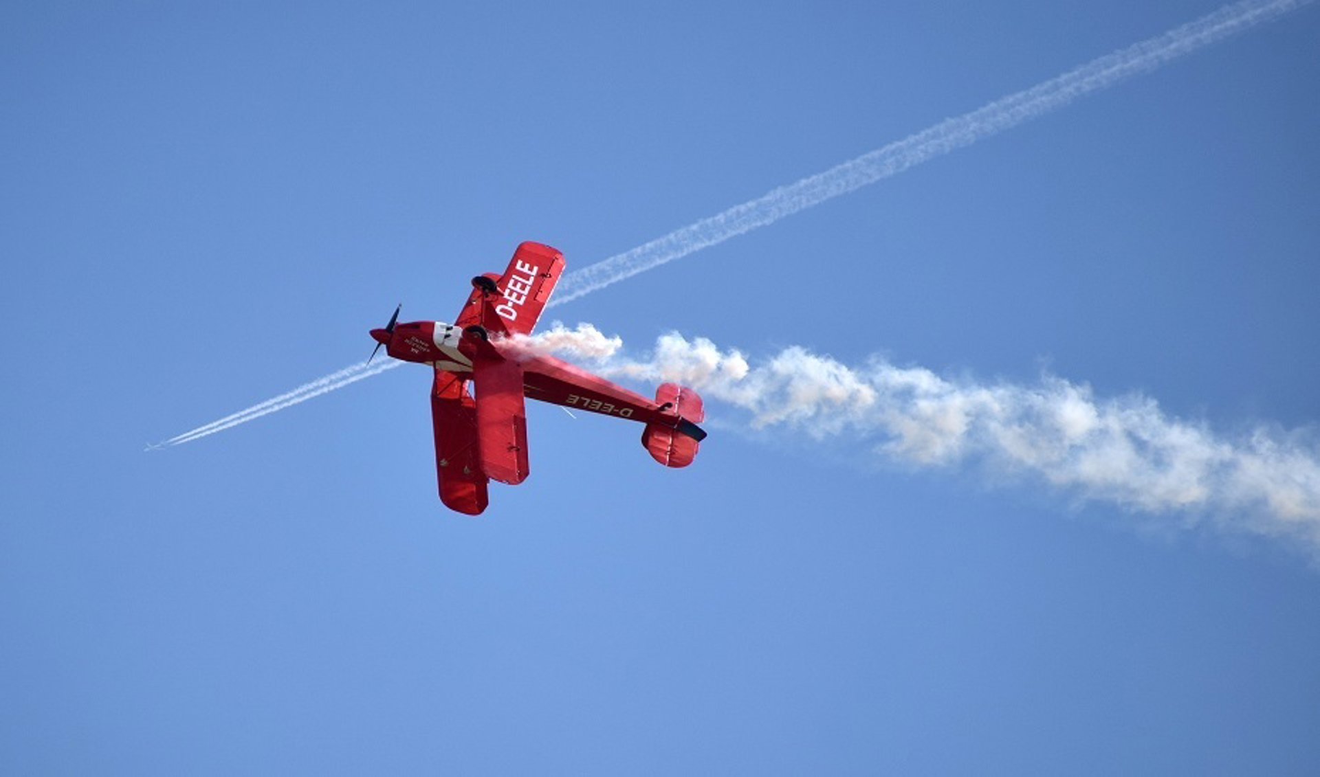 Herido el piloto de una avioneta de fumigación tras impactar contra una torre eléctrica en Isla Mayor