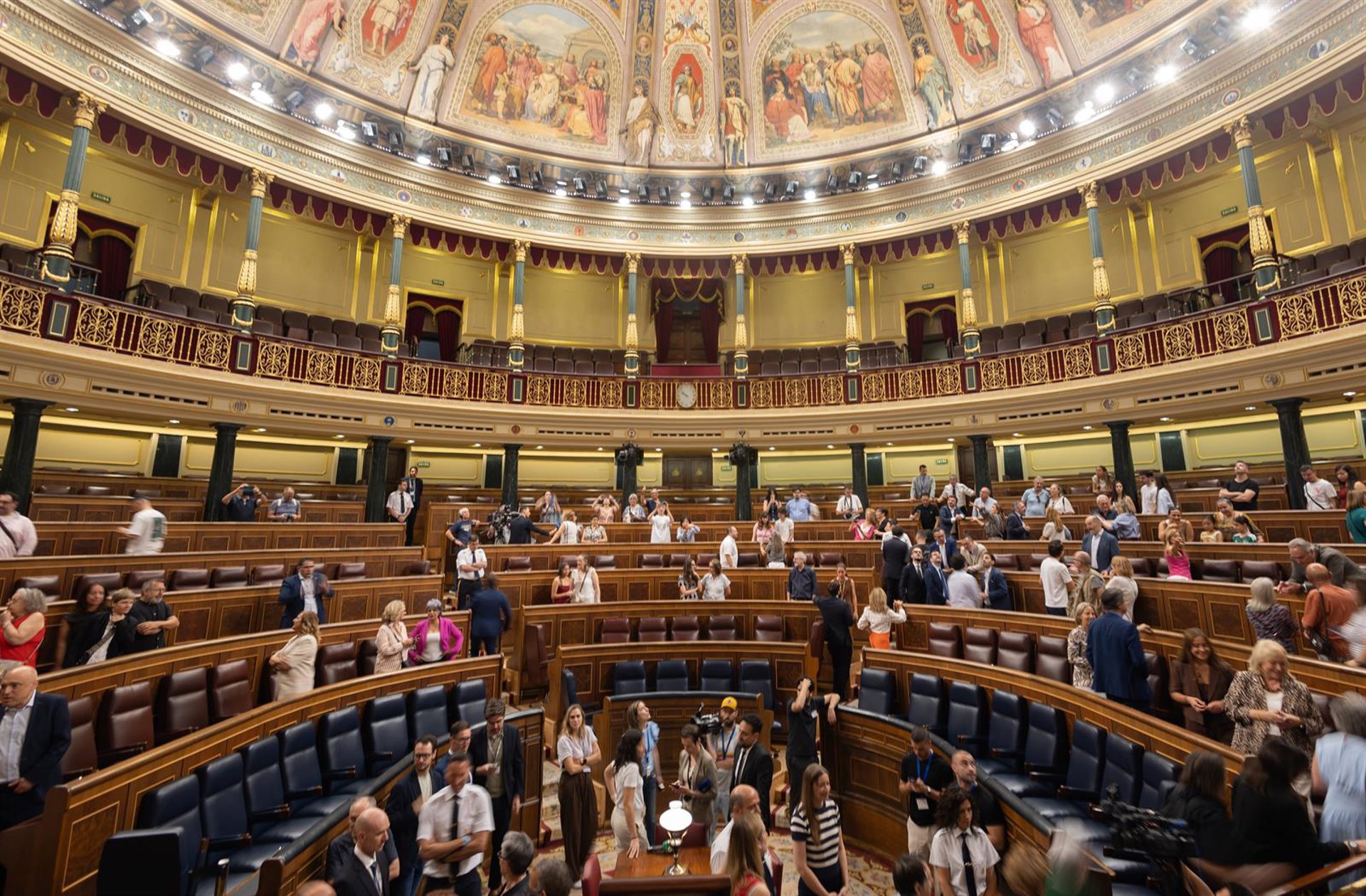 La Mesa del Congreso acuerda apercibir a Vox por aprovechar las Jornadas de Puertas Abiertas para repartir merchandising