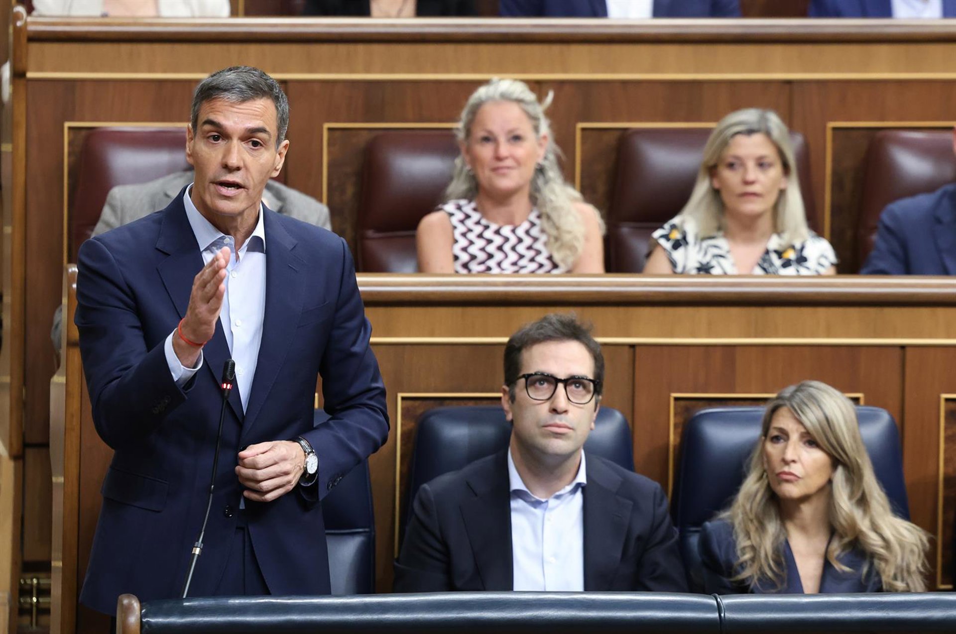 Podemos acusa a Sánchez de dar «gasolina» a PP y Vox con la corrupción y el presidente le pide no equivocarse de bando