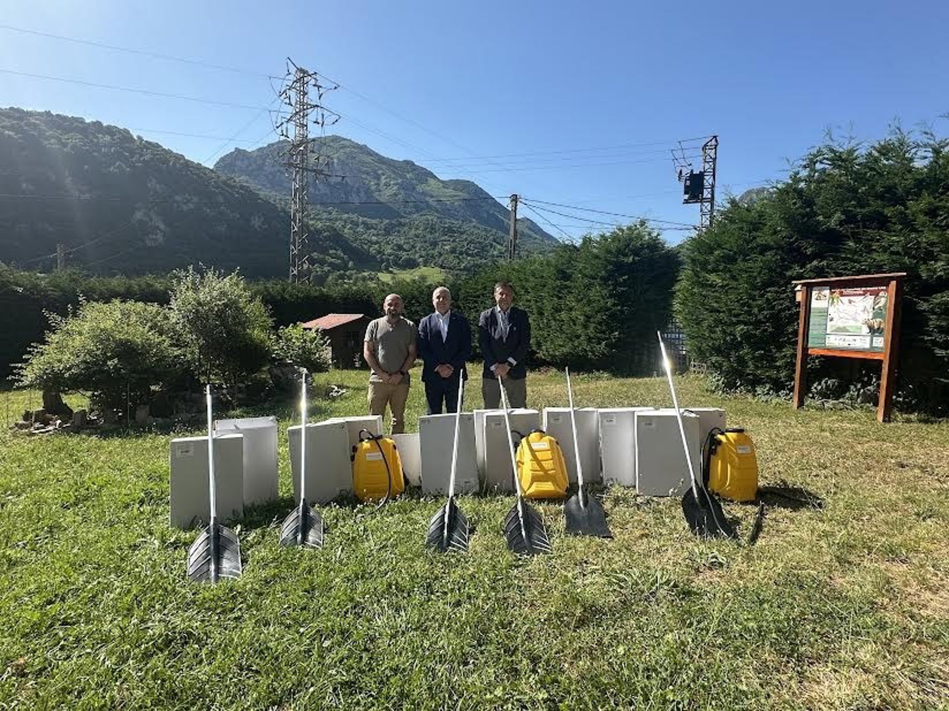 Fundación Oso de Asturias y Abanca renuevan su convenio de colaboración