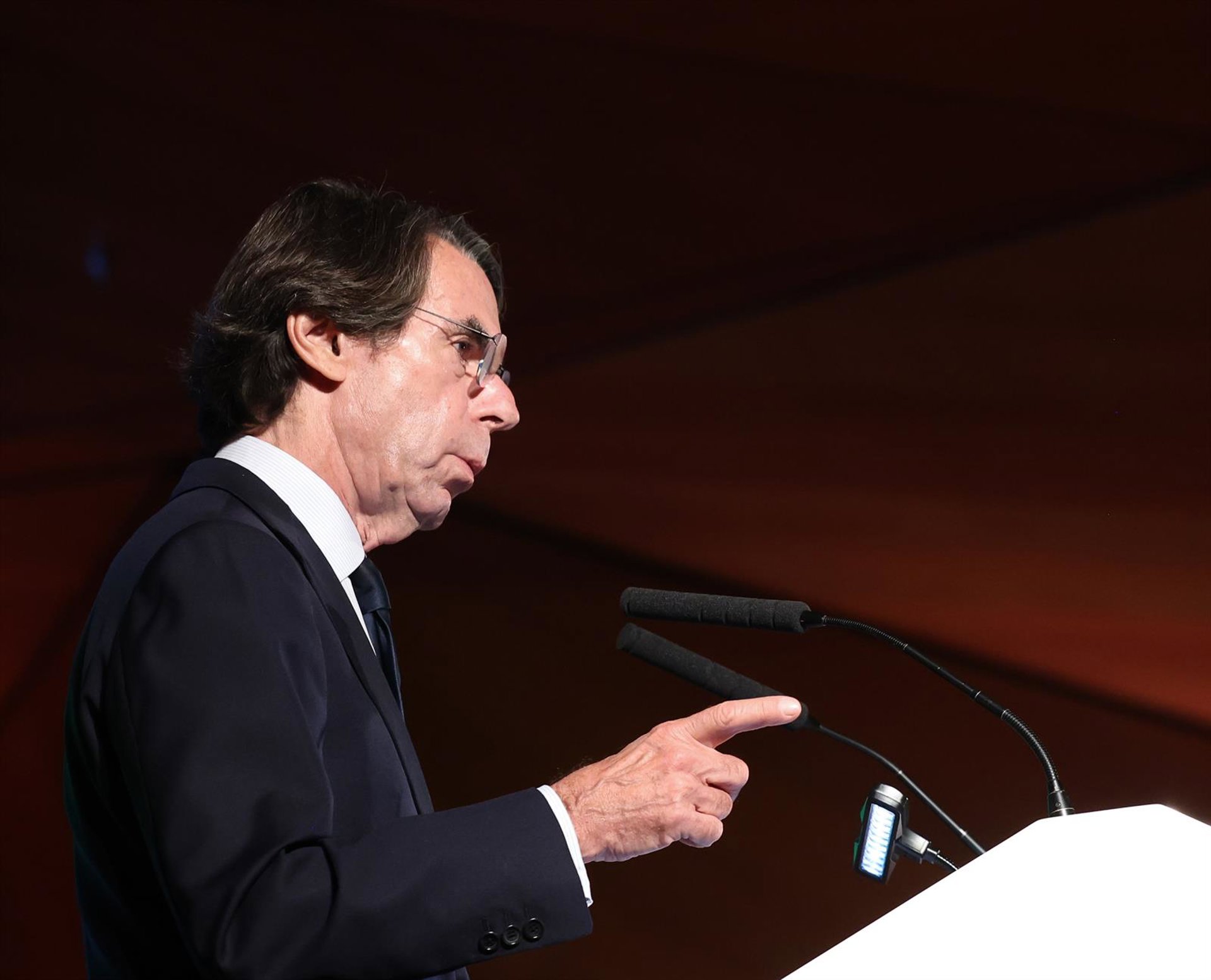Aznar critica que el Gobierno «presuma de incompetencia» tras la condena de Ábalos: «No saben, no contestan»