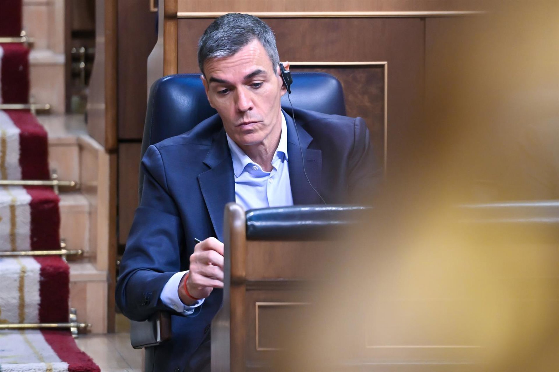 La cuestión de confianza que reclama el Congreso obligaría a Sánchez a sumar más votos a favor que en contra o disolver
