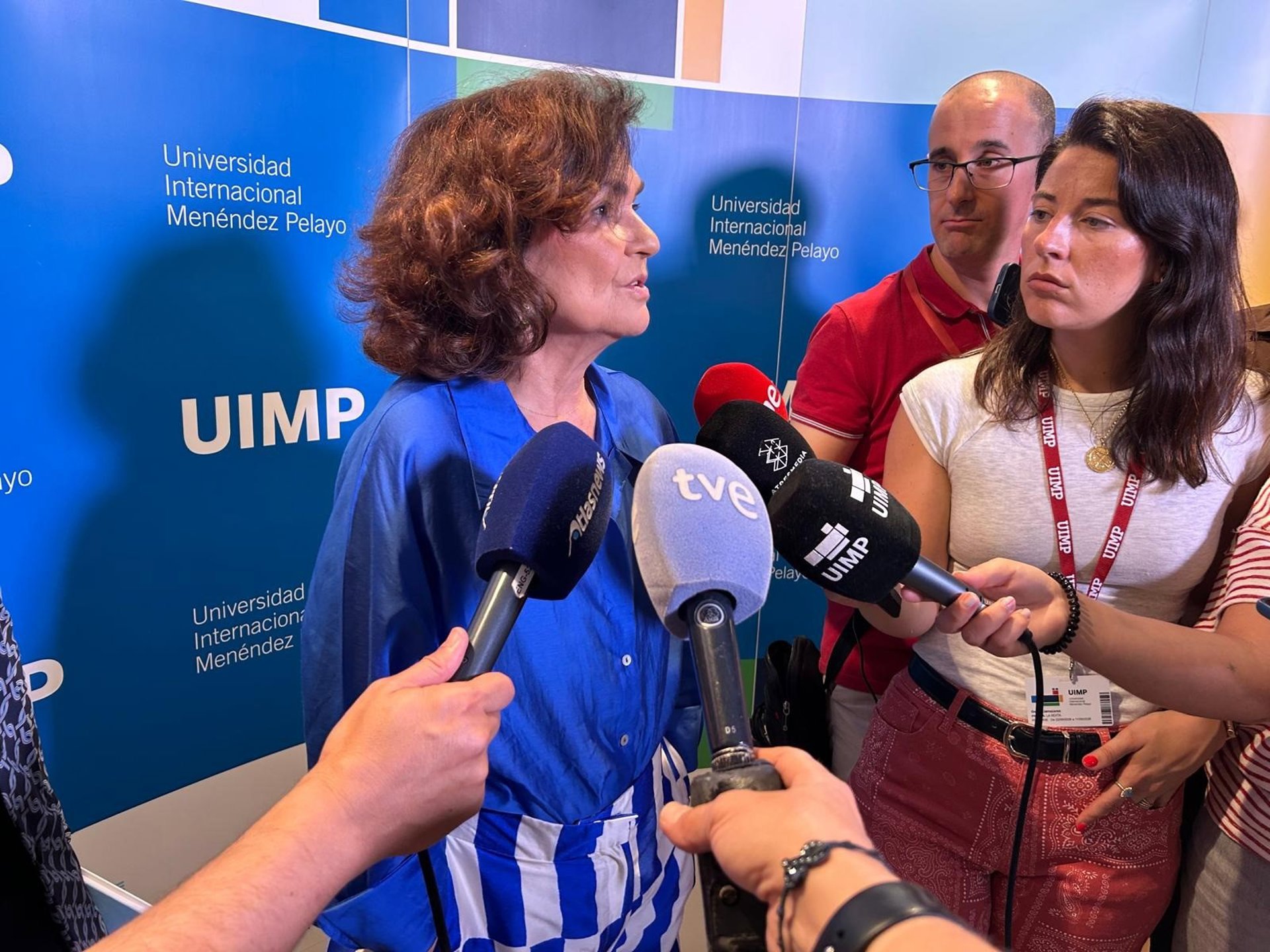 Carmen Calvo defiende que la regularización de migrantes «pasó el filtro» del TS y del Consejo de Estado