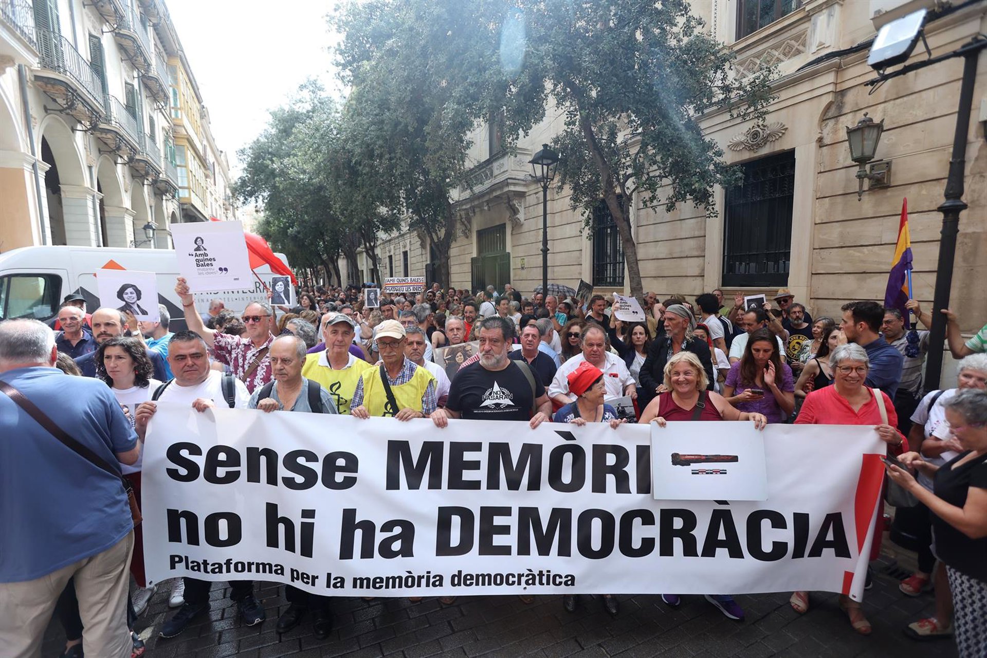 El TC admite el recurso del Gobierno central a la derogación de la ley de memoria de Baleares y acuerda su suspensión