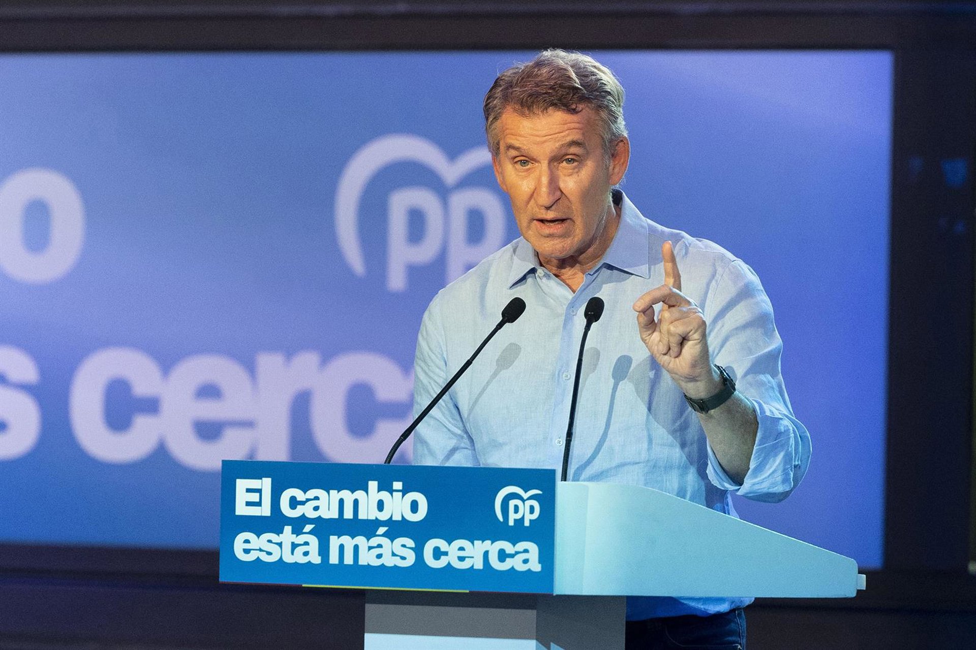 Feijóo alerta del «enorme coste reputacional» para España de que la UE y OTAN conozcan la retirada de pasaporte de Gómez