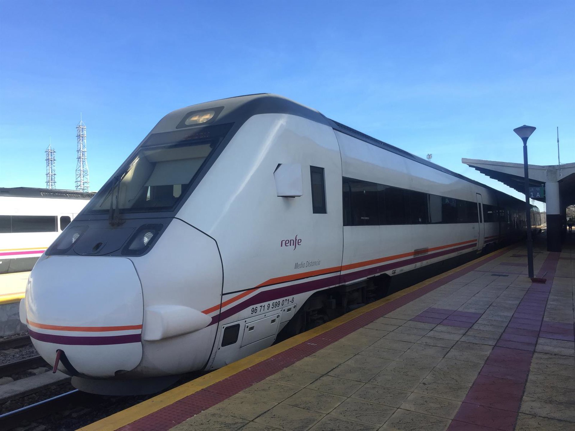 Restablecida la circulación de trenes Zafra-Sevilla tras solucionar la incidencia entre Llerena y Guadalcanal