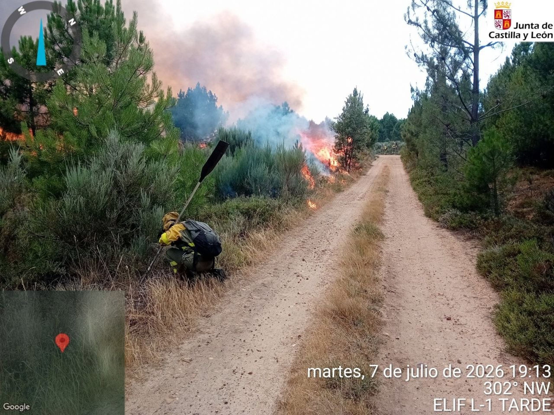 Baja a gravedad 0 el incendio de Porqueros (León) y queda abierta la vía férrea entre Vega-Magaz y Monforte