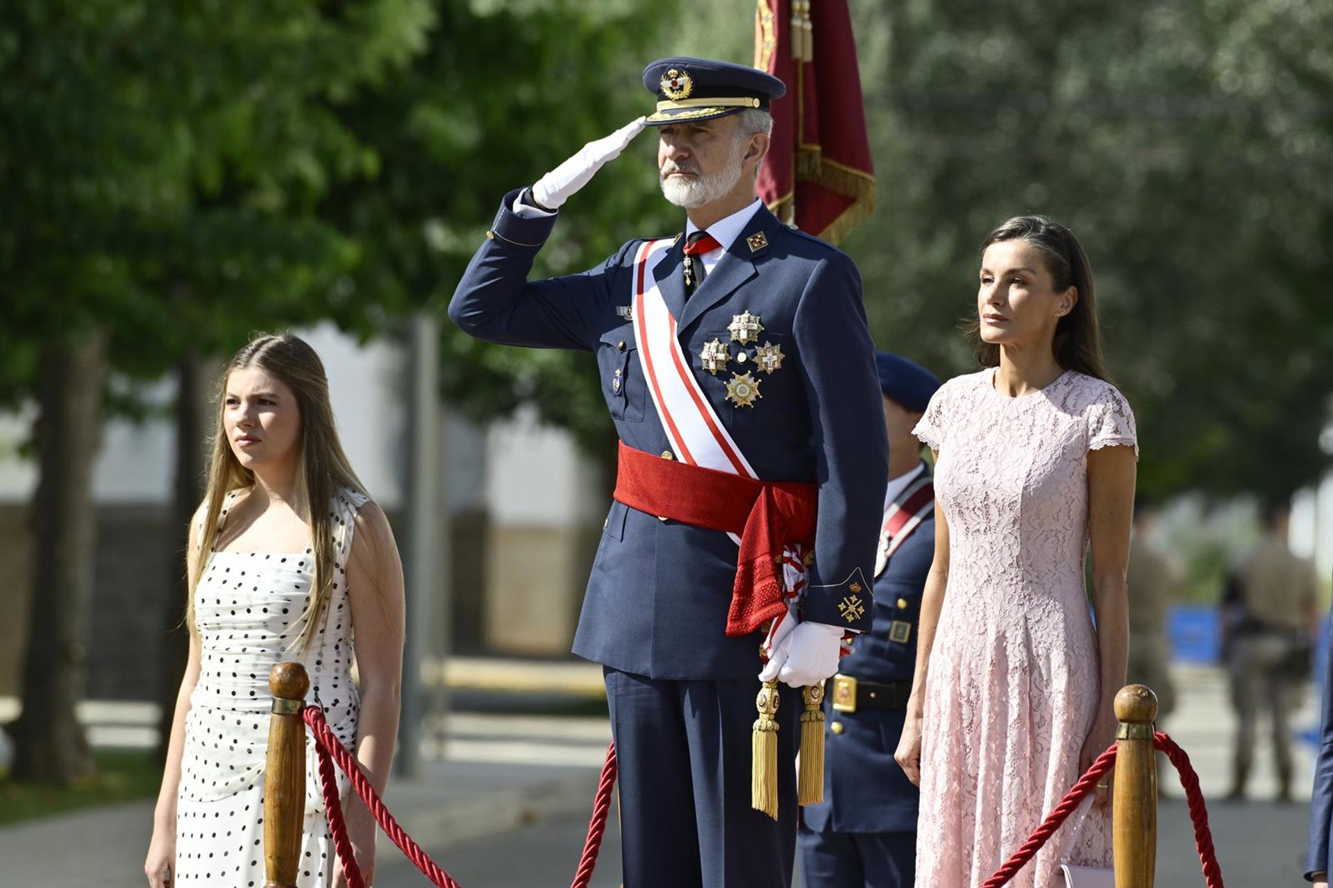 Felipe VI transmite su pésame y apoyo a las víctimas de Los Gallardos en la entrega de los Reales Despachos de la AGA