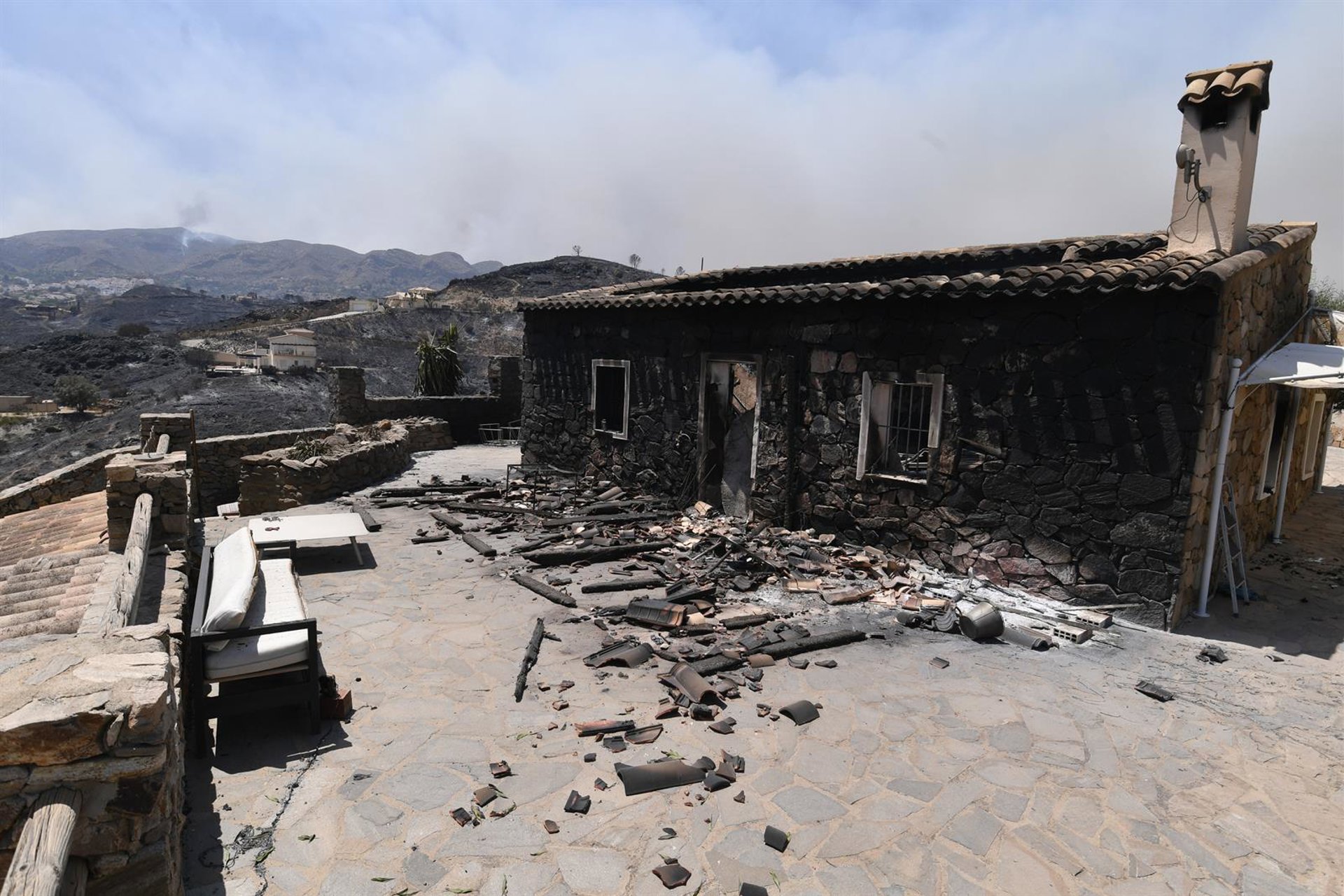 El incendio de Los Gallardos deja 12 muertos, 23 no localizados y 1.405 desalojados
