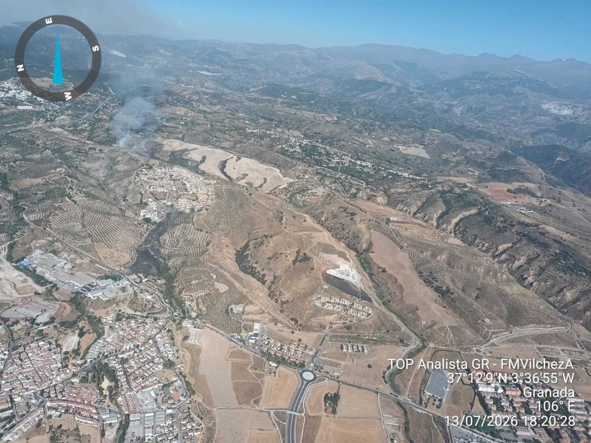 Controlado un incendio forestal en un paraje de Jun que obligó a movilizar cinco medios aéreos