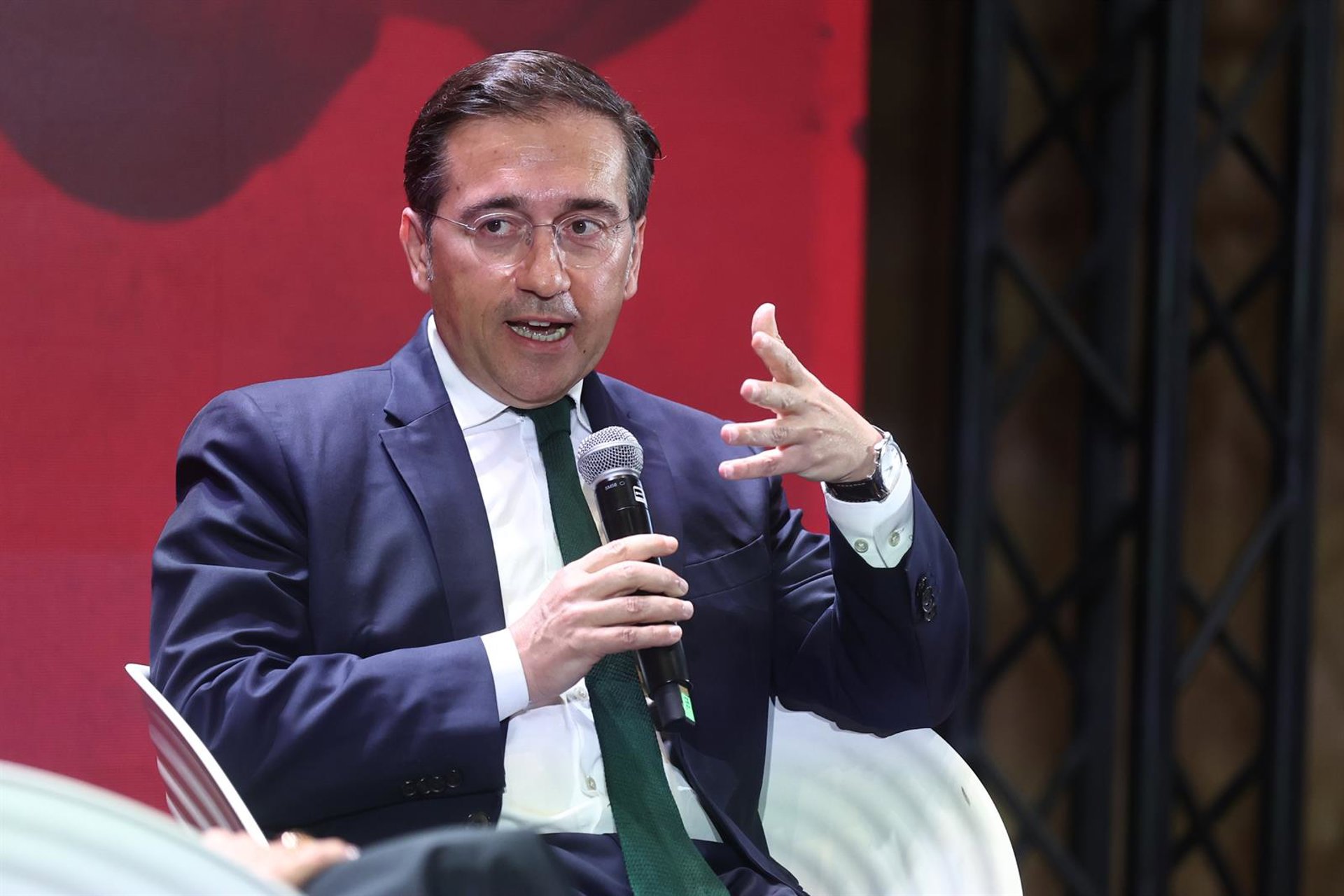 Albares reivindica que el acuerdo sobre Gibraltar abre «una nueva era en la relación entre España y el Reino Unido»