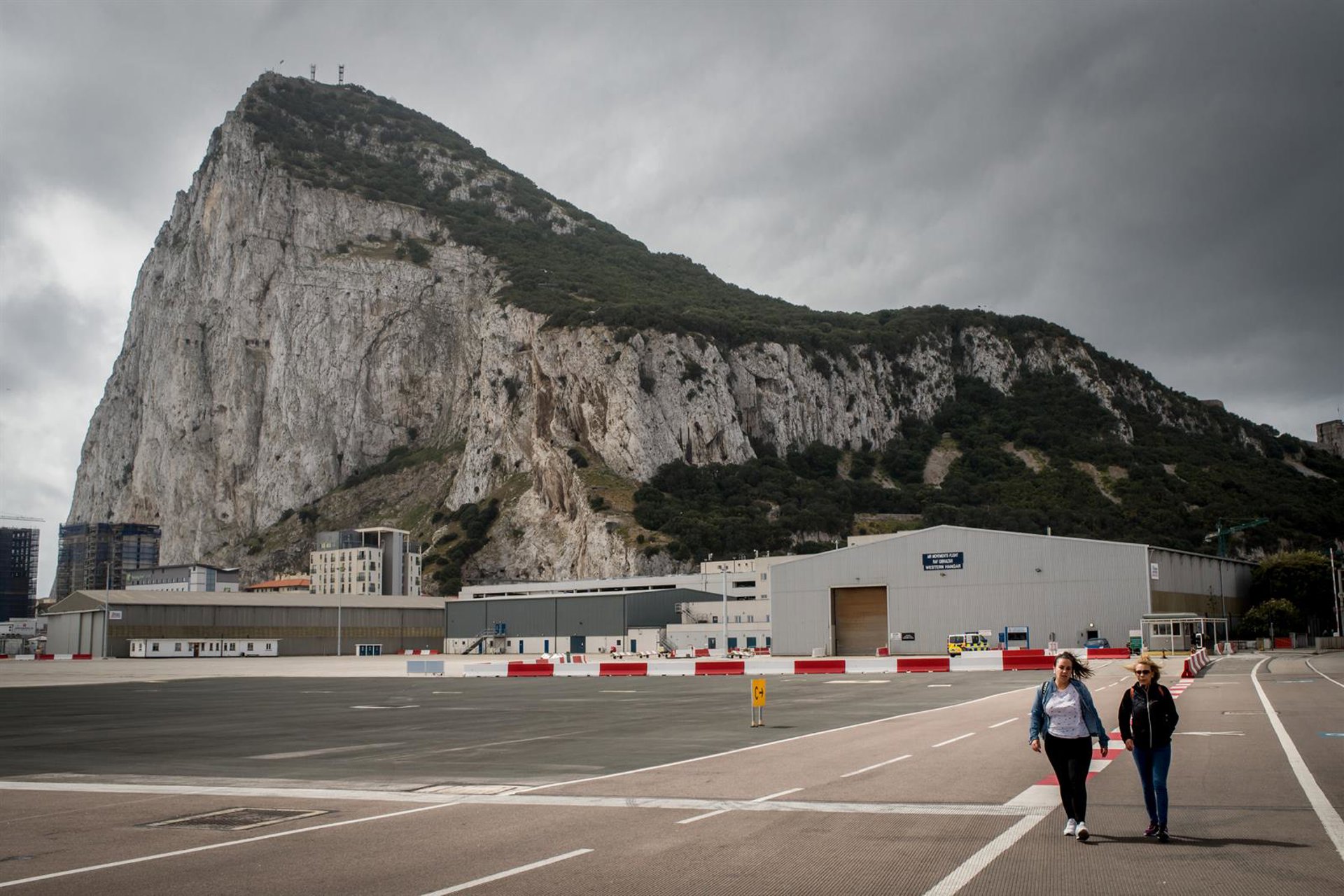 Picardo y Franco escenifican el fin de la Verja que separa Gibraltar