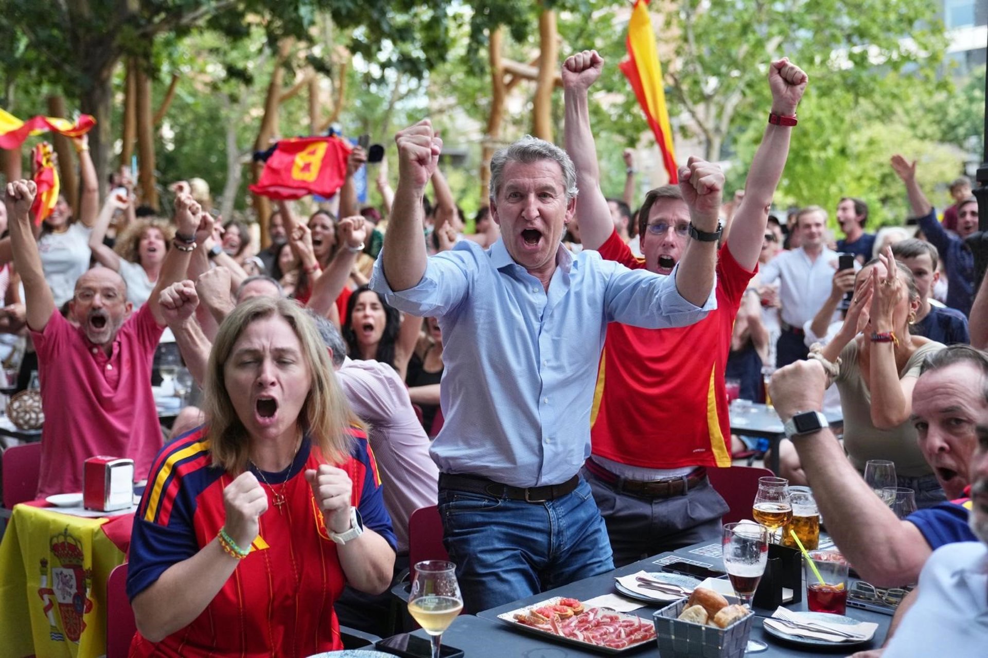 Feijóo felicita a España tras vencer a Francia en la semifinal del Mundial: «Le deseo lo que se merece: ganar»