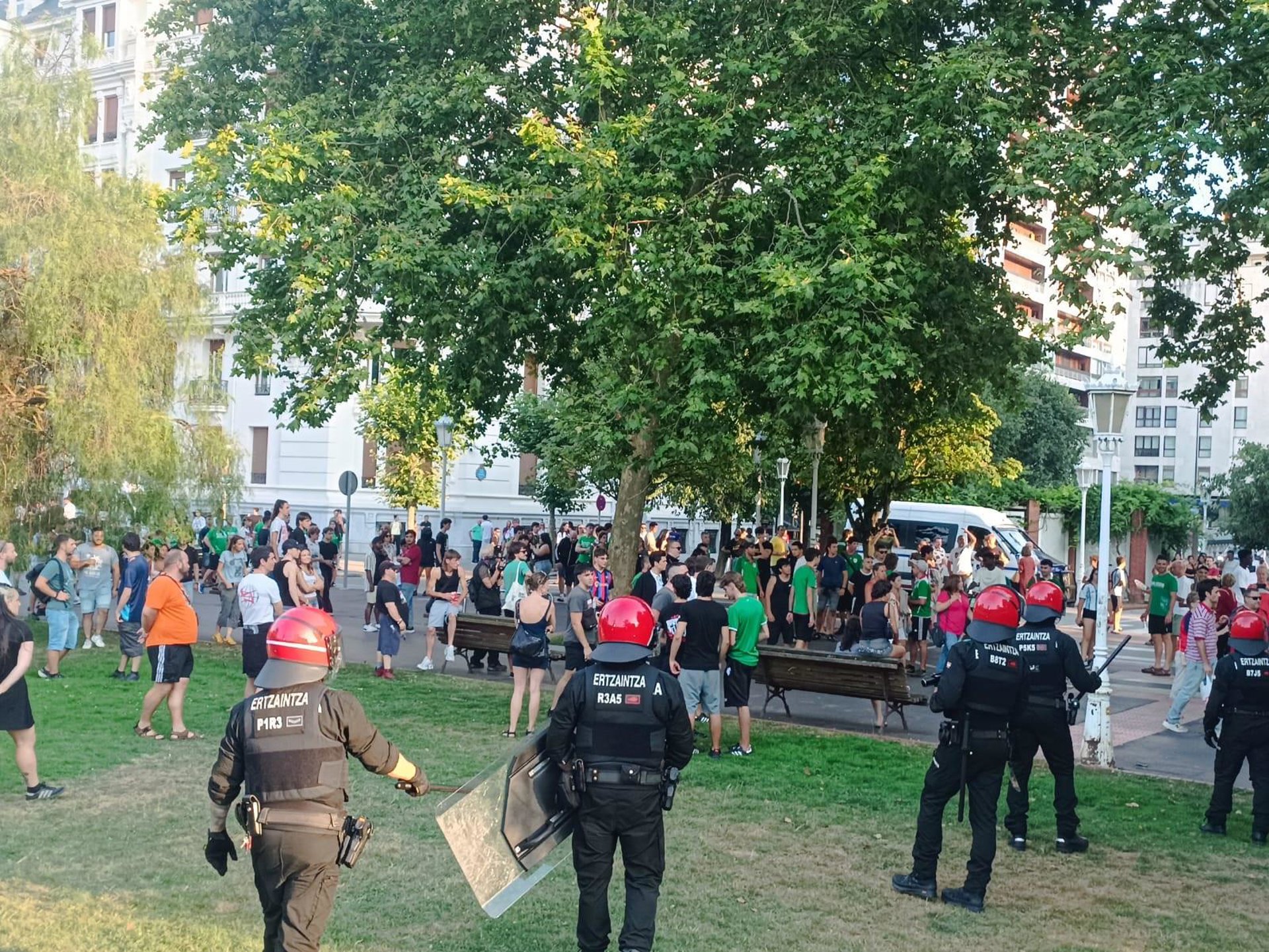 Ascienden a 17 los identificados en Bilbao, incluido un investigado por lanzar objetos, tras los incidentes por la Final