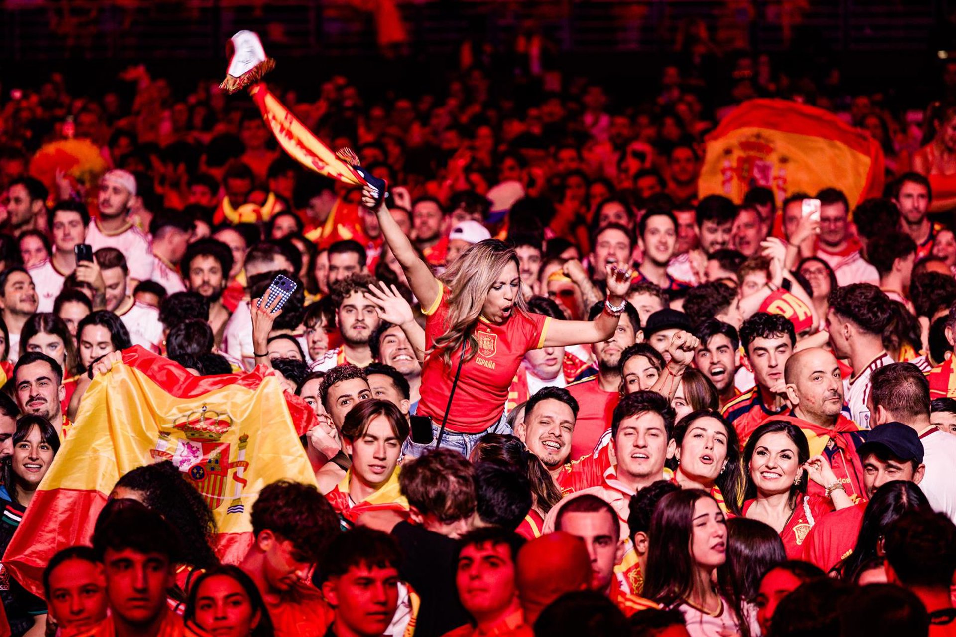 Miles de personas celebran en Madrid que España es campeona del mundo: «Ya tenemos la segunda»