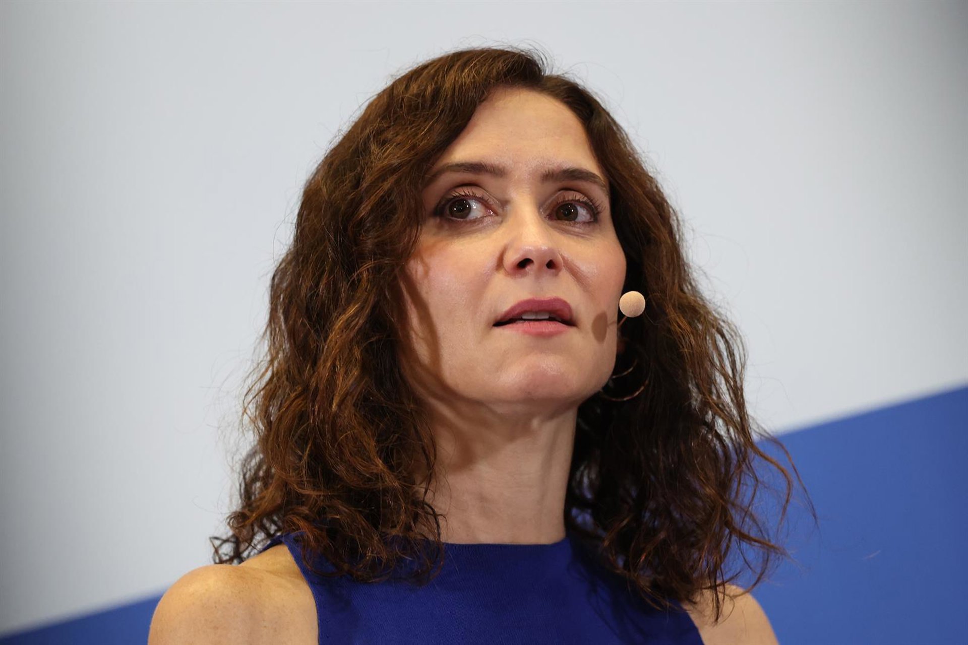Ayuso lamenta el «ataque salvaje» a militares que seguían la final en Navarra y espera que «todo el mundo» lo condene