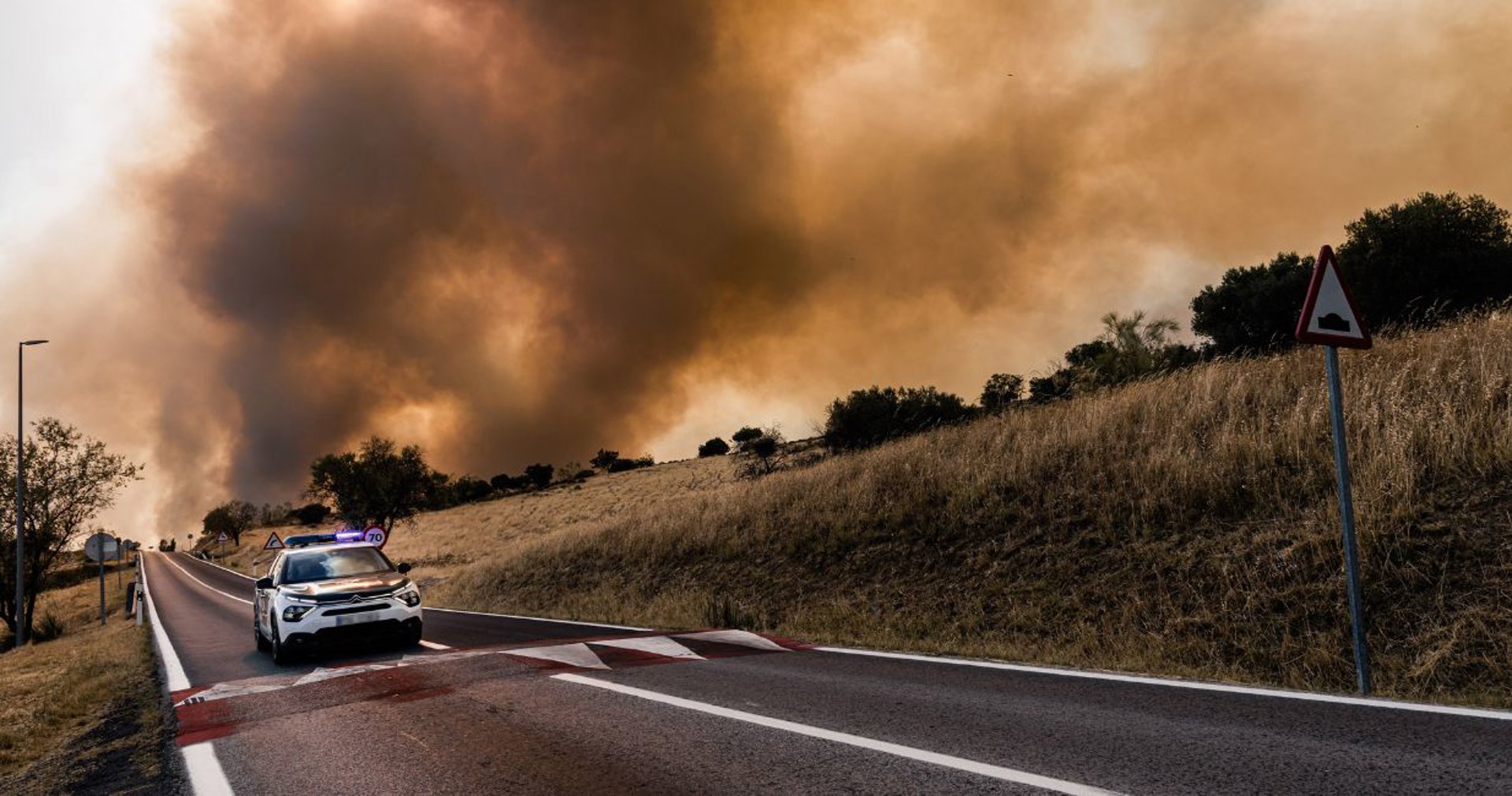 Los incendios en la Comunidad de Madrid se unen en un solo frente y obligan a evacuar más municipios de la zona