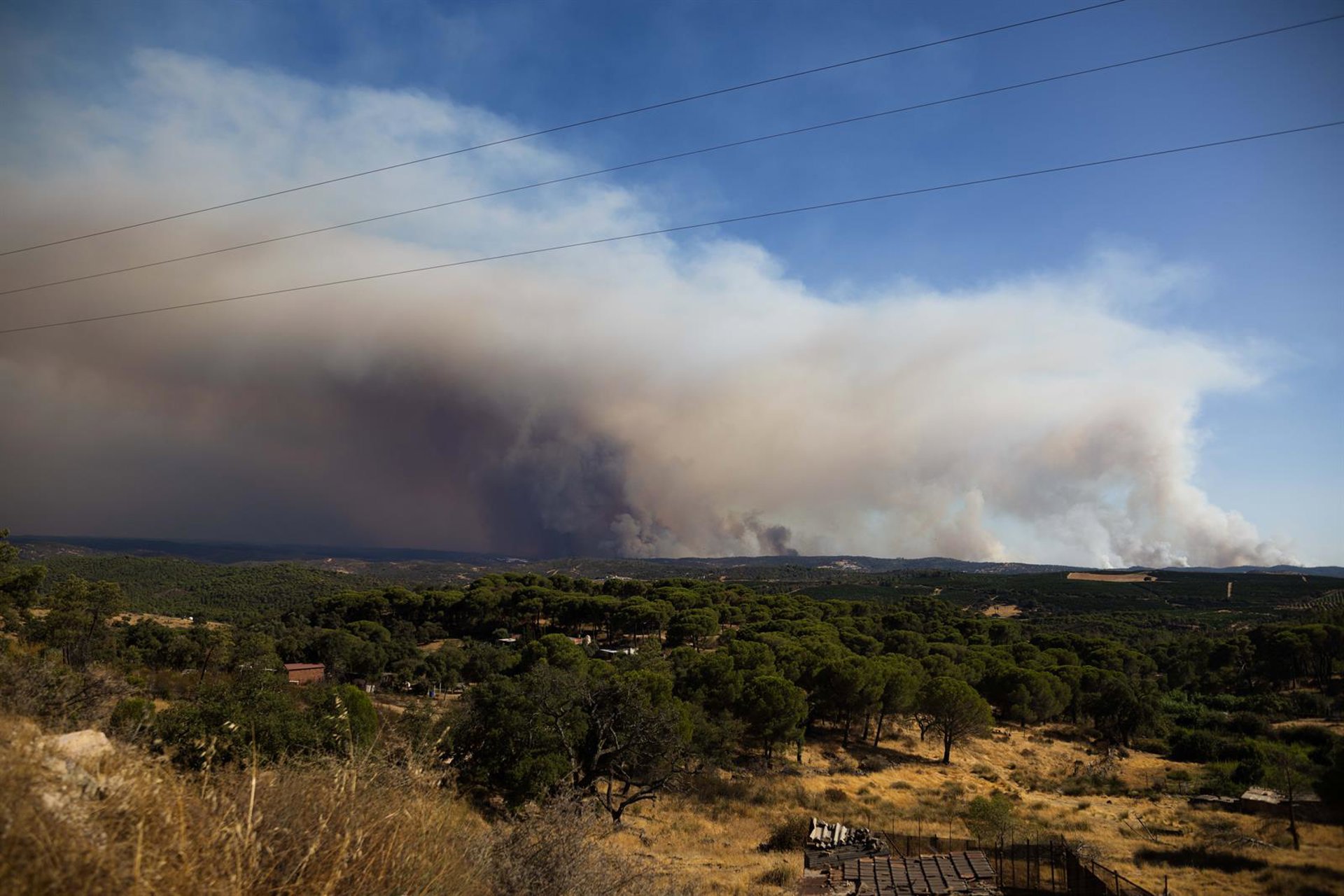 La zona norte del incendio de Niebla queda consolidada tras una semana: «Hemos ganado la batalla»