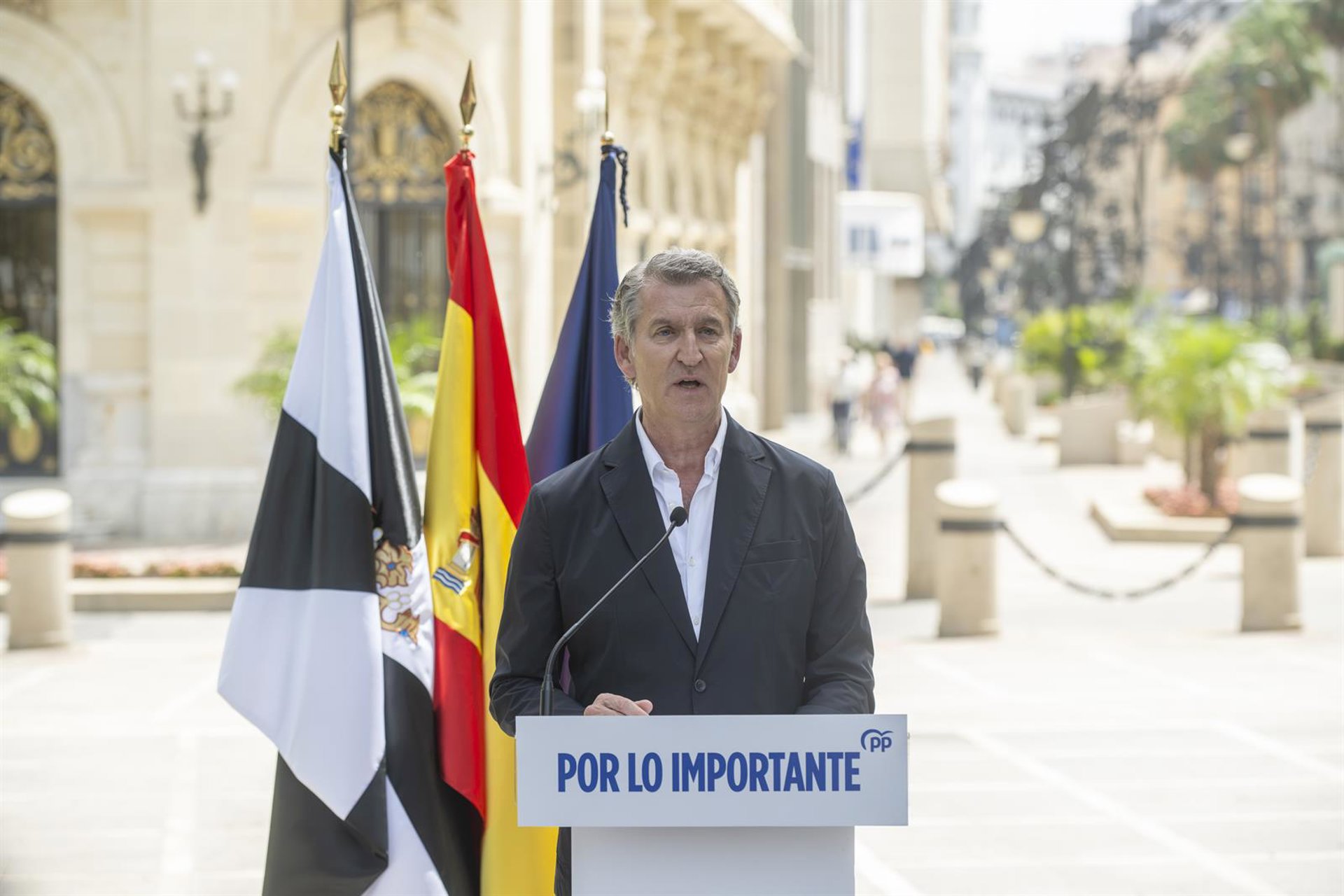 Feijóo reclama al Gobierno sensibilidad con Ceuta: «Nadie es capaz de entender la indolencia ante este caos»