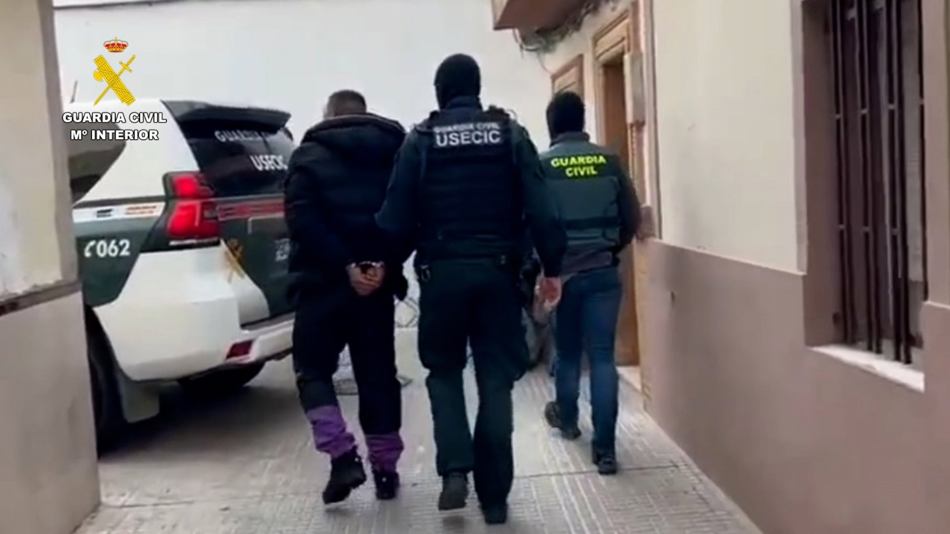 AMPL2.- Matan a tiros en plena calle de Isla Cristina a dos mujeres, una embarazada, y a un menor