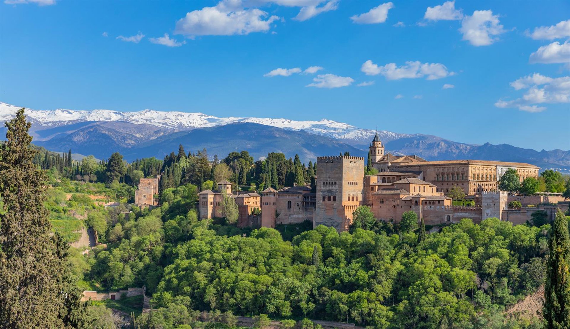 Desalojados «temporalmente» los Palacios Nazaríes y la Alcanzaba de la Alhambra por el nuevo terremoto