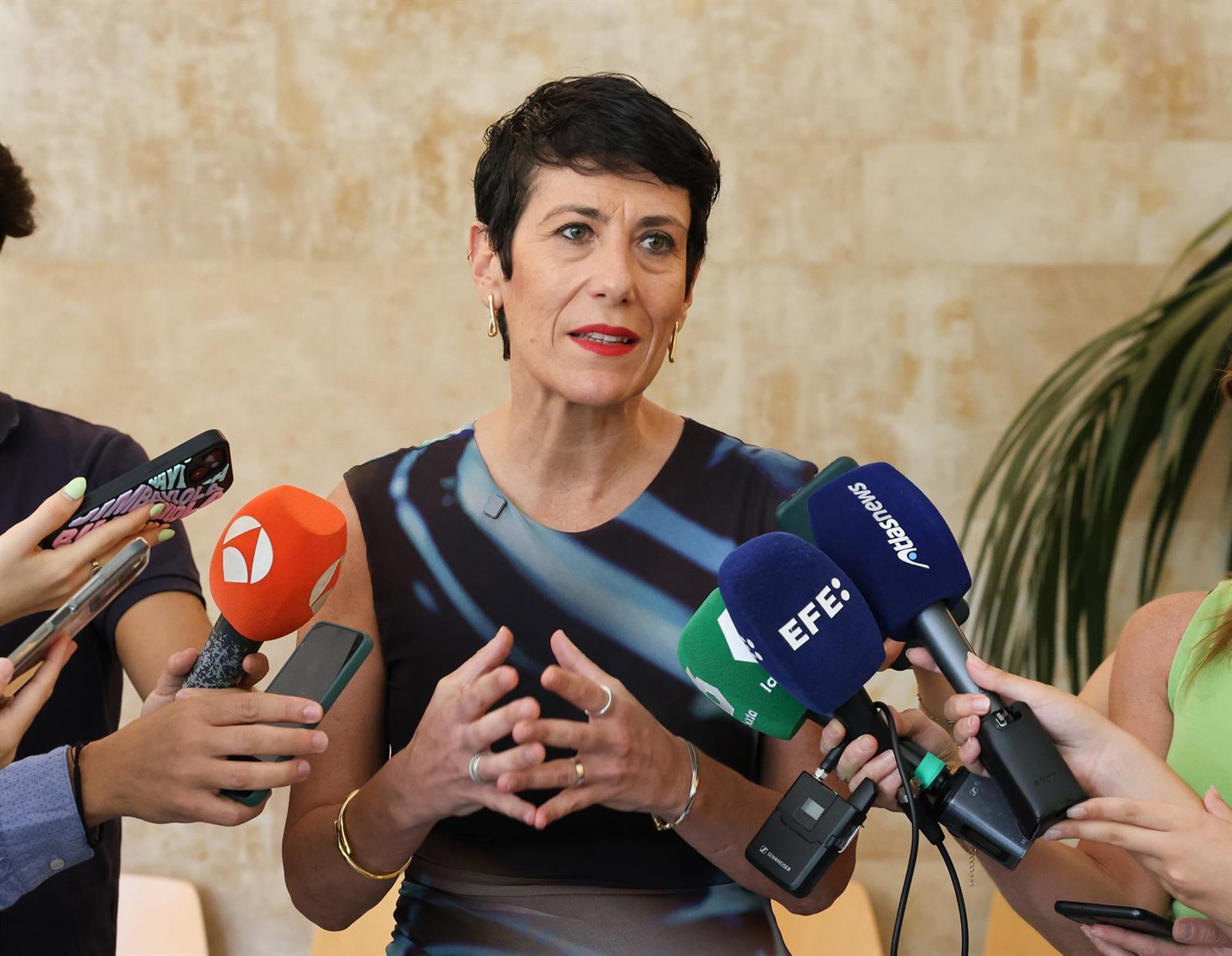 El Gobierno dice que hay colaboración con Vivas tras acusarle el ceutí de convertir toda la ciudad en un «campamento»