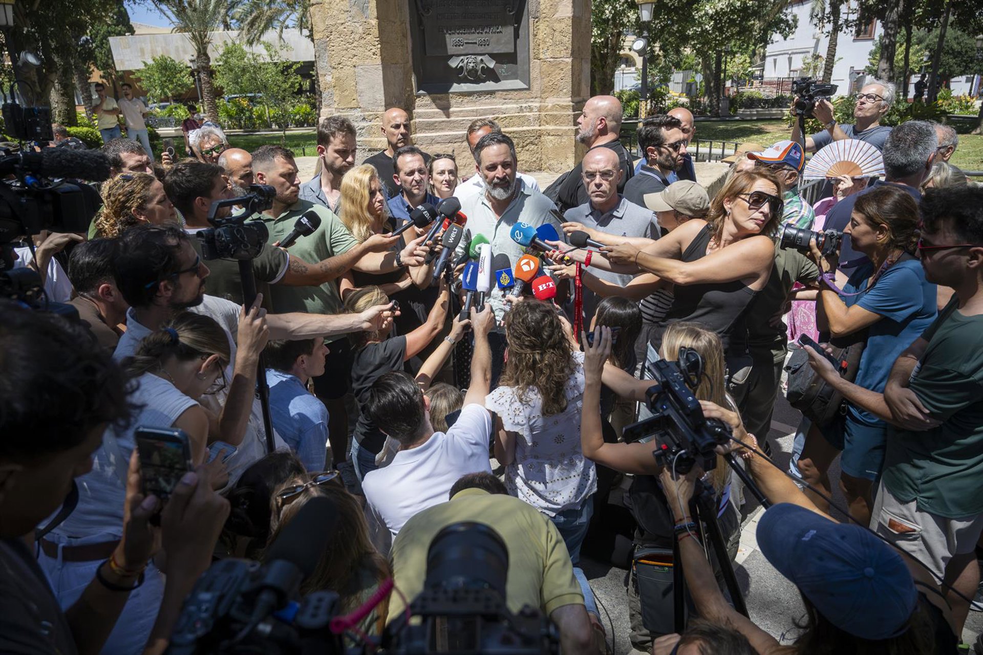 Abascal dice que Ceuta muestra lo que «el futuro depara» a España: «Inseguridad, violaciones, pillajes y enfermedades»
