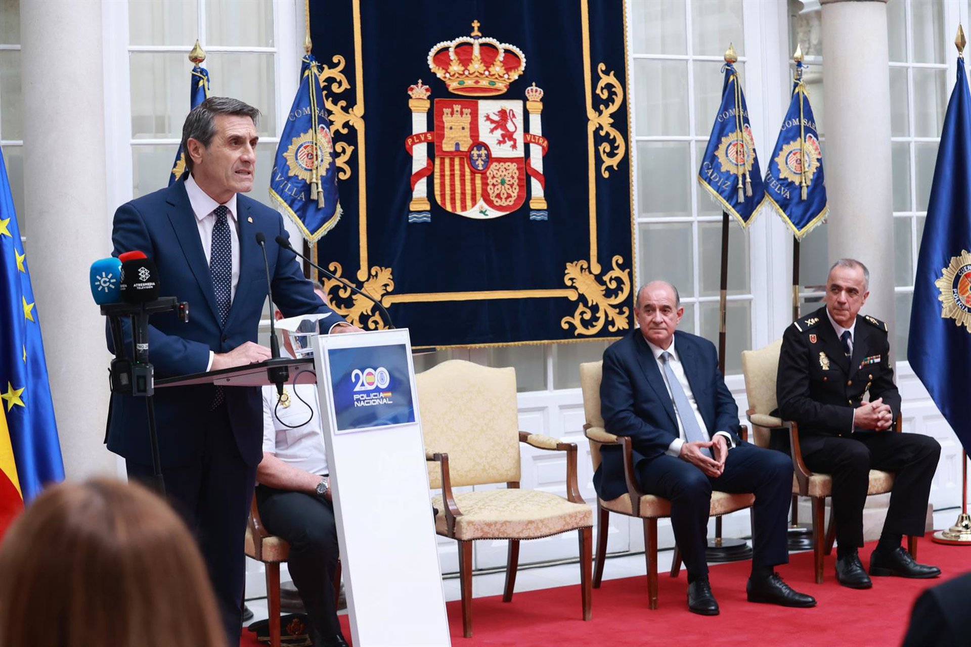 Fernández afea a Moreno su «ignorancia y desprecio» al trabajo de los Cuerpos de Seguridad contra el narcotráfico