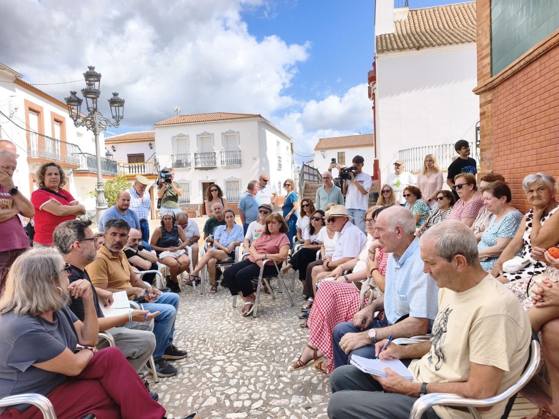 Adelante pide «ayudas directas» y un plan de recuperación a los municipios afectados por el incendio de Niebla