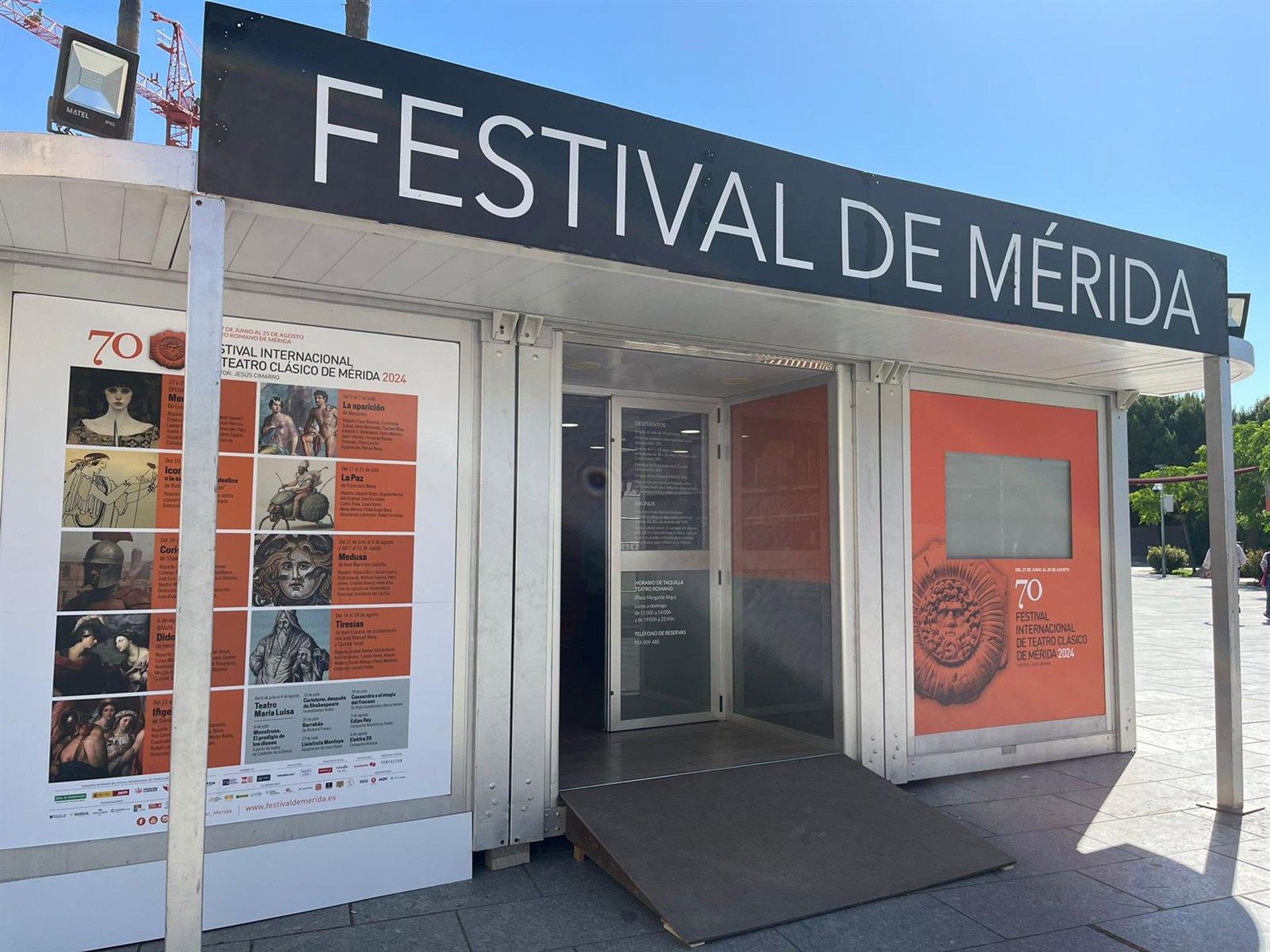 La lluvia intermitente provoca la suspensión del estreno la pasada noche de ‘Las 9 musas’ del Festival de Mérida