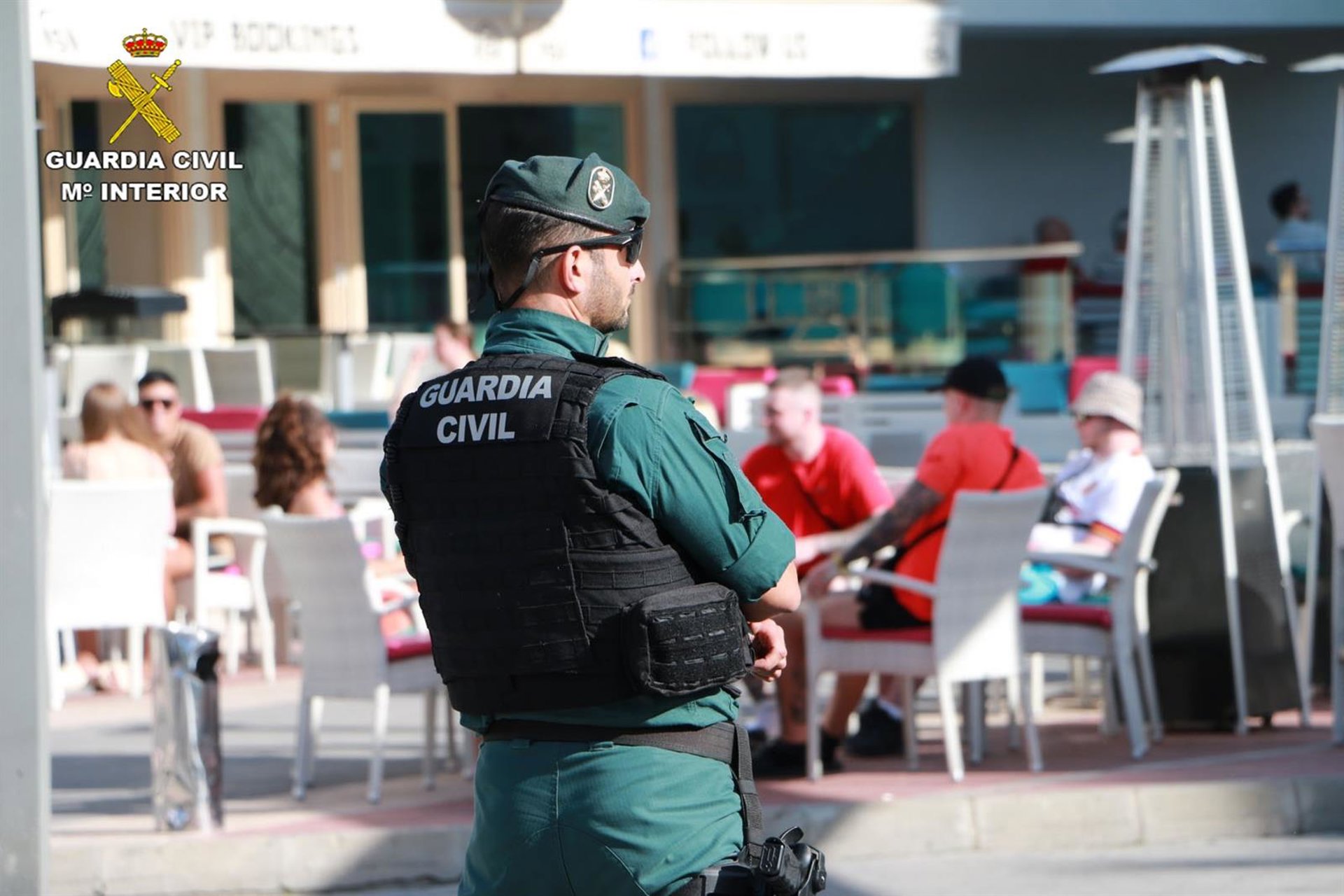 Detenido por increpar a los huéspedes de un hotel de Magaluf y morder a un guardia civil
