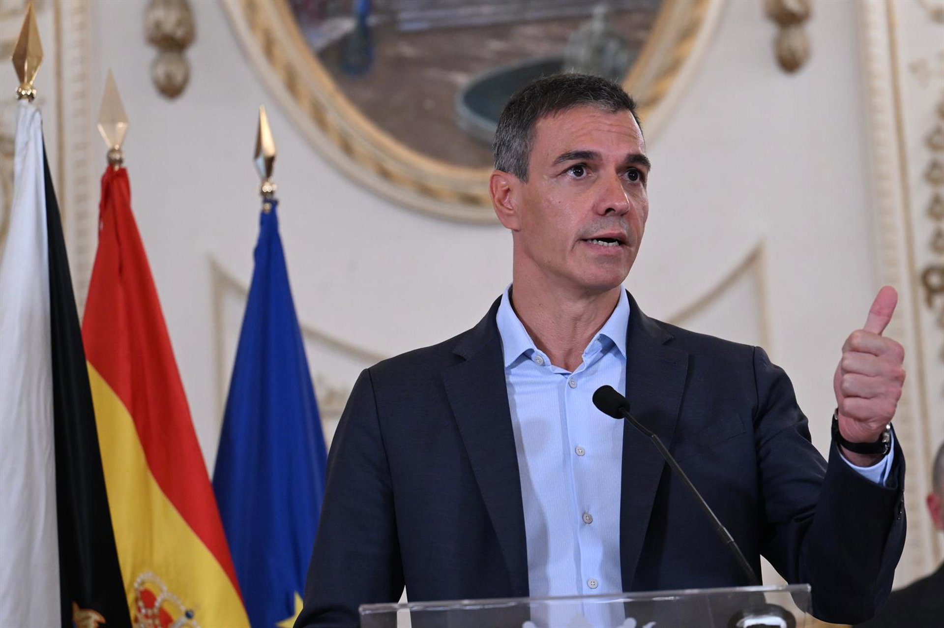 Sánchez niega «contradiciones» entre Robles y Marlaska: Hubo informes pero «nadie predijo la avalancha»