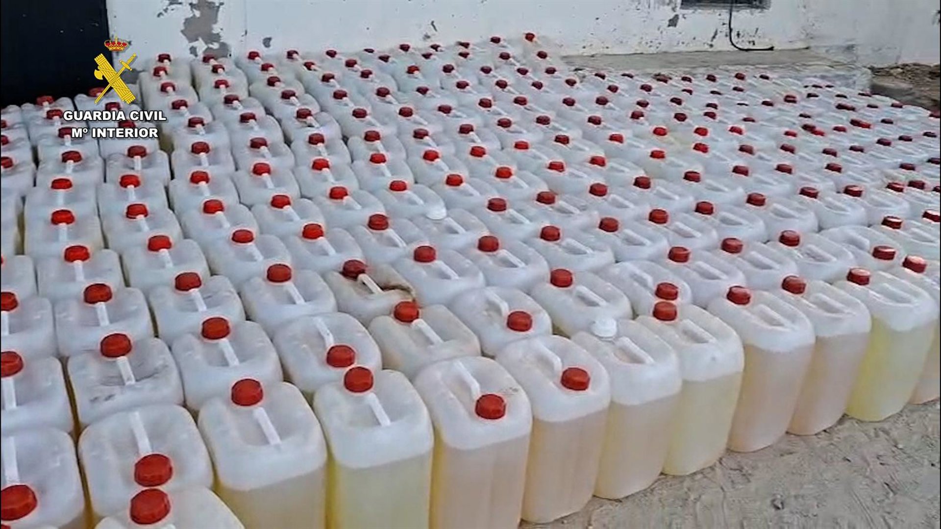 Intervenidos más de 18.000 litros de gasolina para el petaqueo a narcolanchas en Los Caños y El Palmar