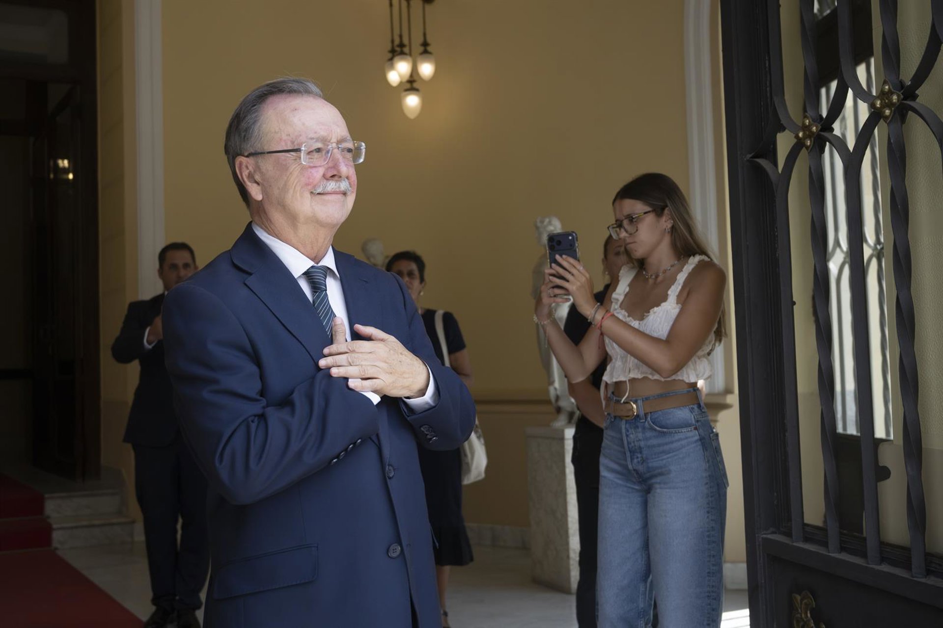 Vivas llama a los españoles a secundar las concentraciones de apoyo a Ceuta: «Está en juego la causa de toda España»