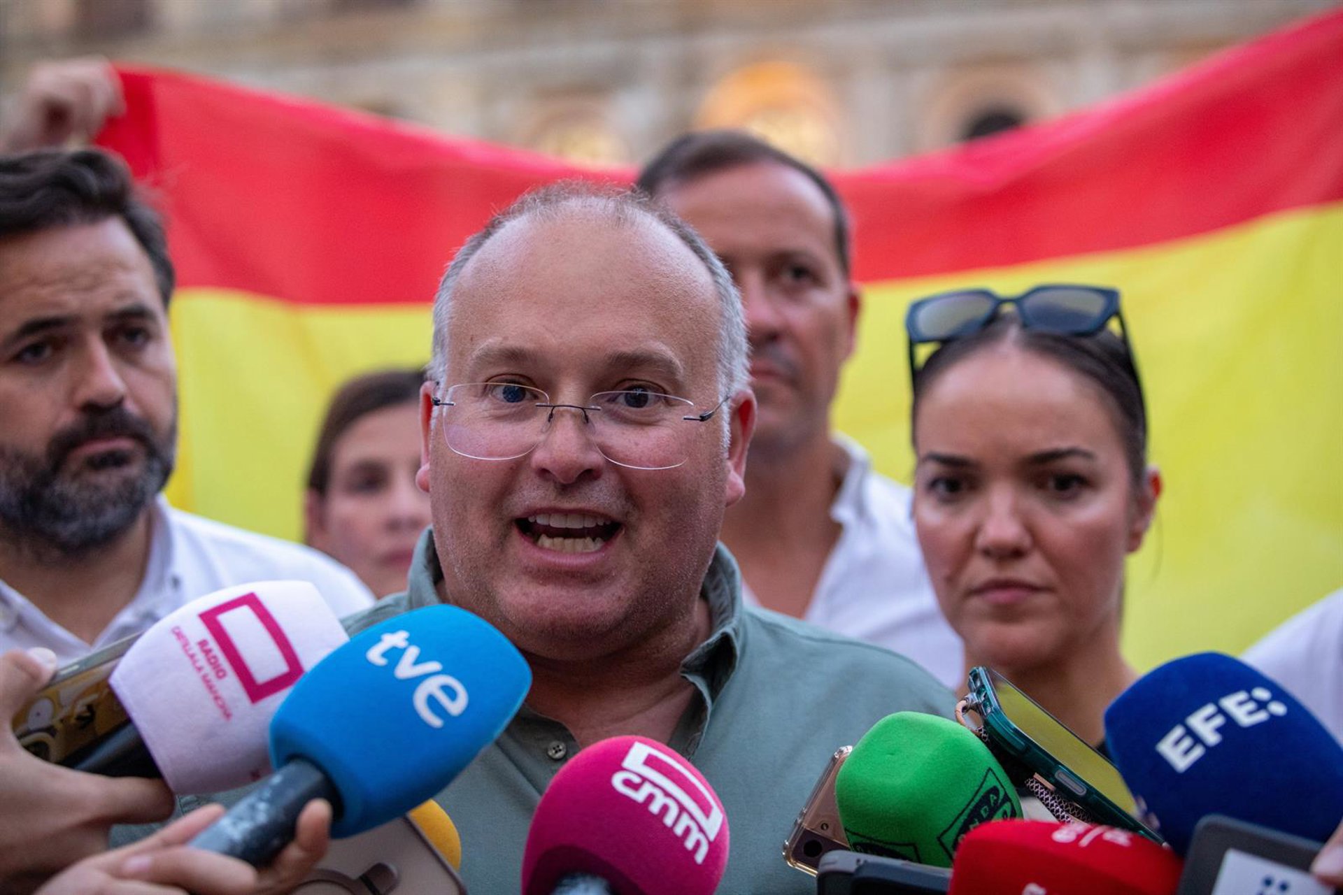 Tellado llama «cínica» a Robles por ser una «jueza que se traicionó a si misma» y recuerda su «responsabilidad» en Ceuta