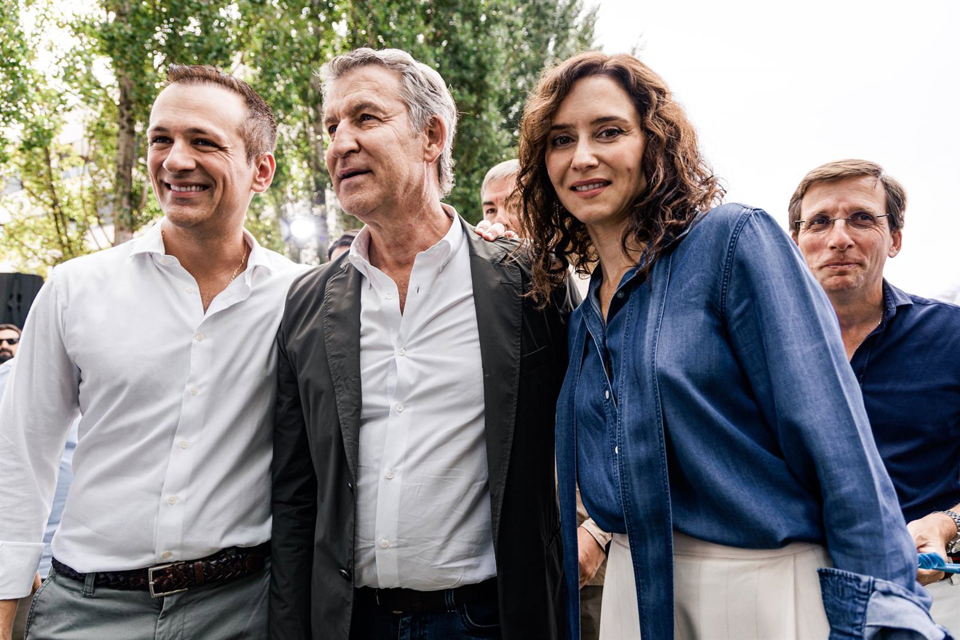 Feijóo pide a Robles que deje comparecer a la directora del CNI en Comisión de Secretos para saber «la verdad» de Ceuta