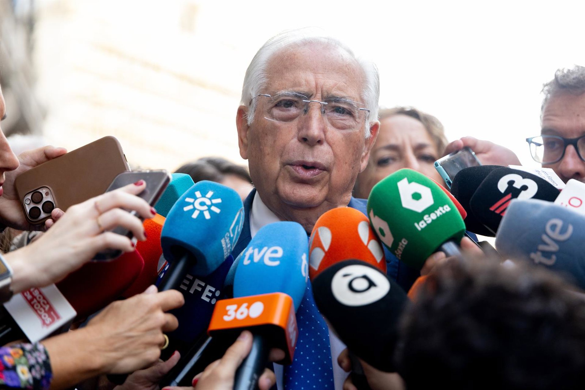 Imbroda plantea que la actitud del Gobierno en la crisis migratoria no solo responde a «ineptitud» y apunta a «mala fe»