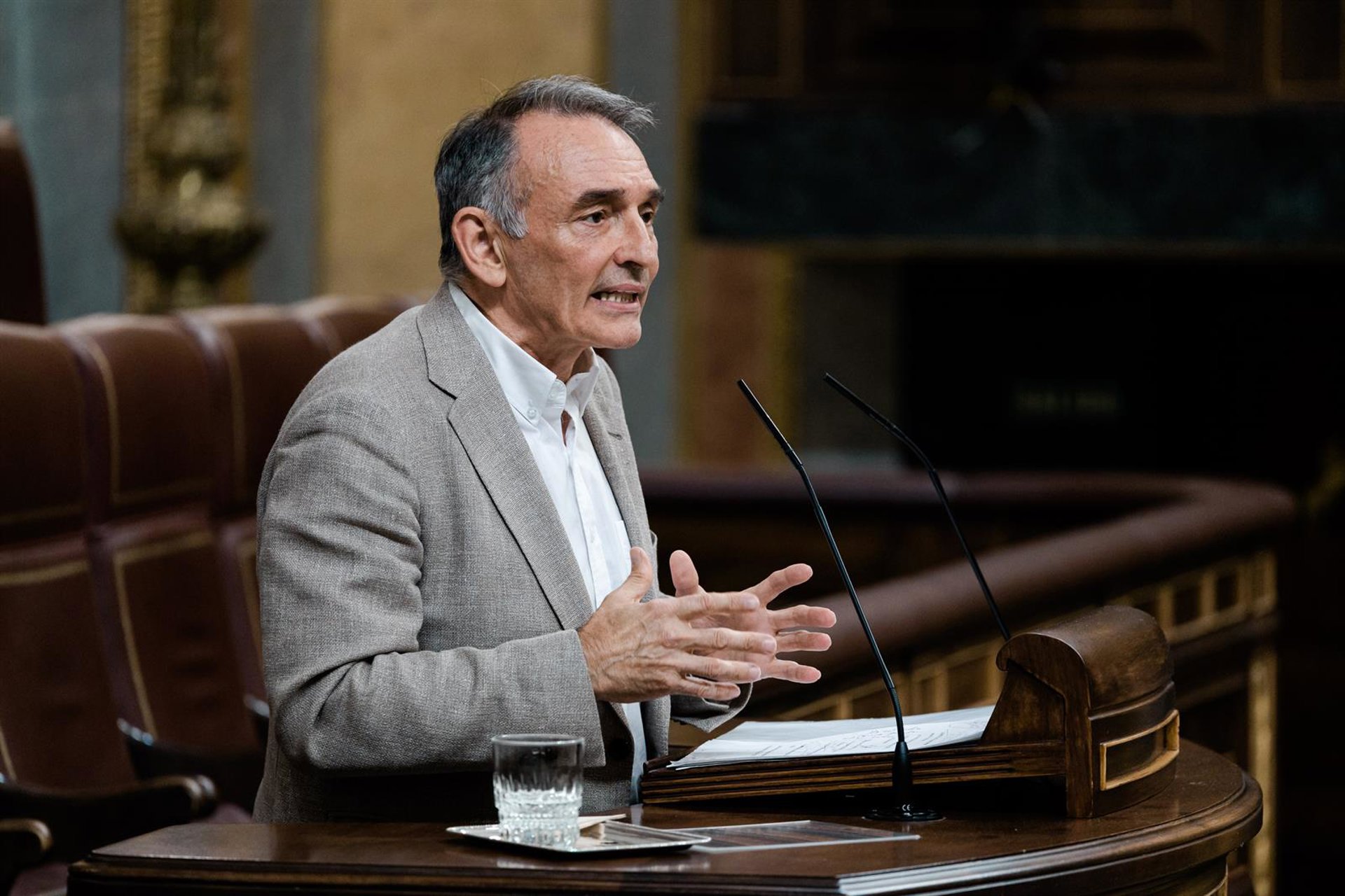 Santiago (IU) tacha de «impresentable» clasificar a periodista y critica que no es propio de un país democrático
