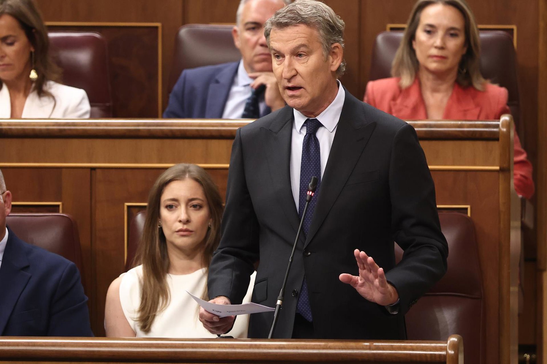 El Congreso rechaza la iniciativa del PSOE para que Feijóo declare cómo paga su piso en Madrid